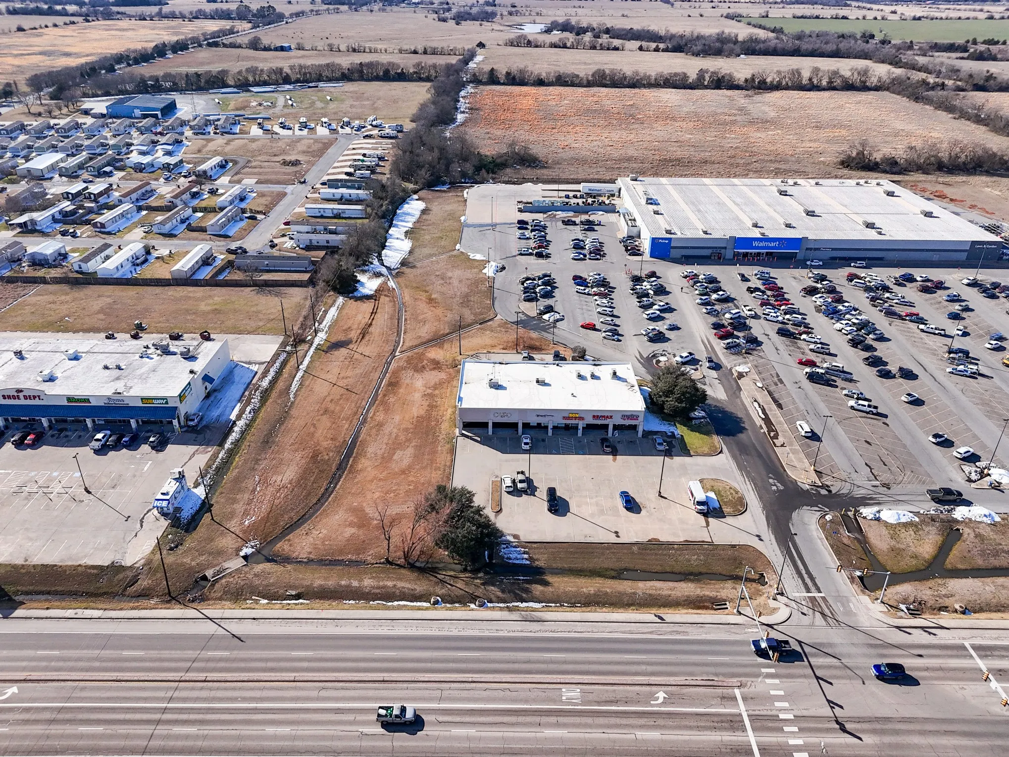Retail For Rent in Fannin County , 2001 N State Highway 121, Bonham, Texas 75418, 0, 0, Garage spaces, 3,640 Sqft, built in 2008, Preowned, mls#21167501, Real Estate Agent in Bonham, Homes For Rent in Fannin county, Homes For Rent in Bonham, Realtor in Bonham Texas, Real Estate Brokerage Independent Realty Texas, Luminita Cordes Realtor
