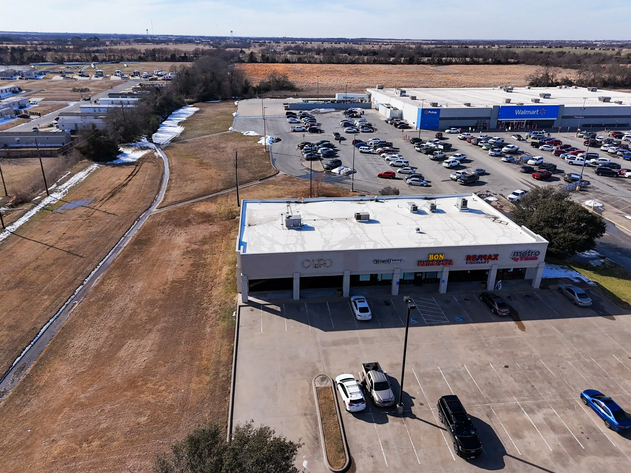 Retail For Rent in Fannin County , 2001 N State Highway 121, Bonham, Texas 75418, 0, 0, Garage spaces, 3,640 Sqft, built in 2008, Preowned, mls#21167501, Real Estate Agent in Bonham, Homes For Rent in Fannin county, Homes For Rent in Bonham, Realtor in Bonham Texas, Real Estate Brokerage Independent Realty Texas, Luminita Cordes Realtor