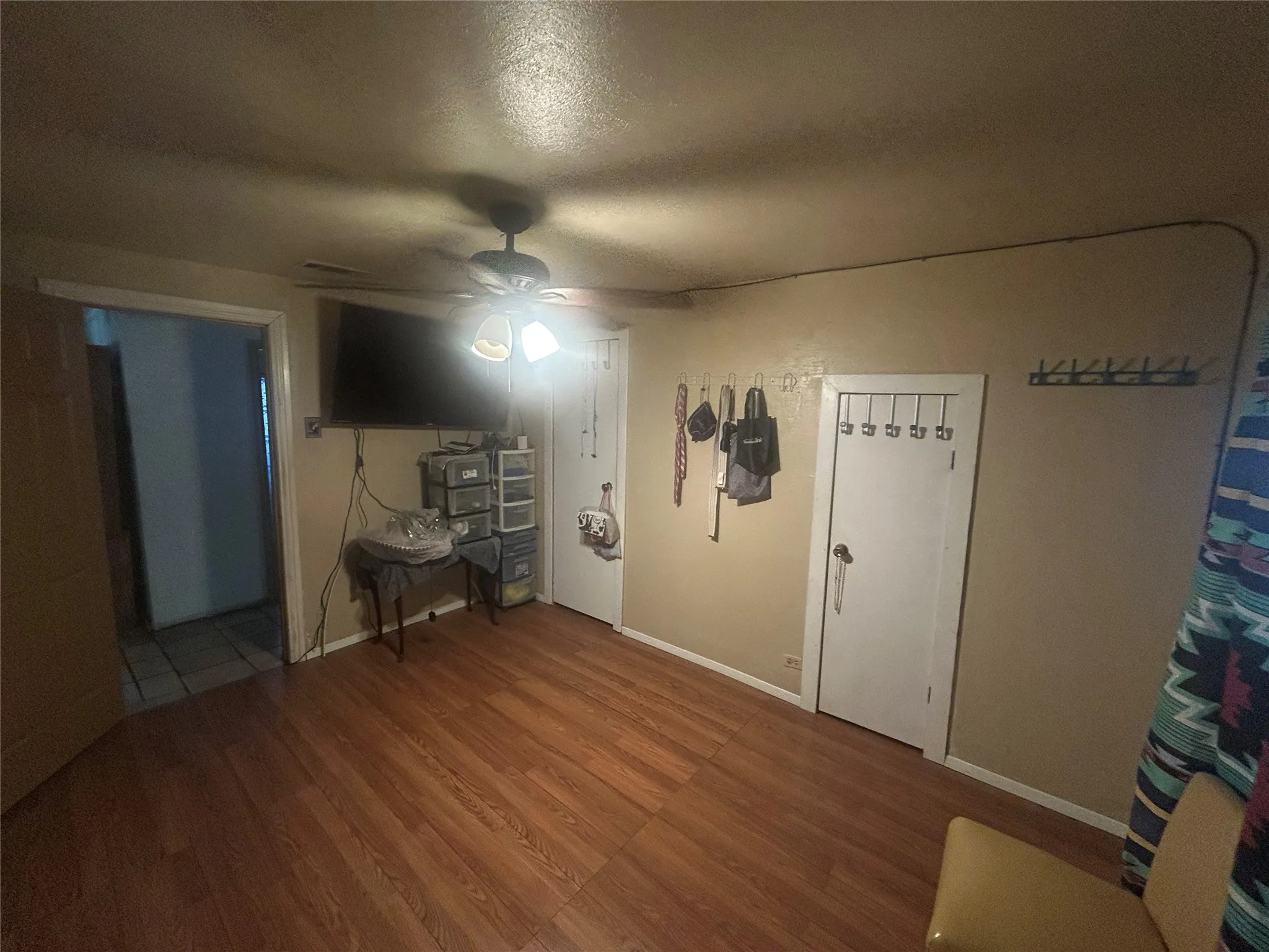 Single Family Residence For Sale in Tarrant County , 2509 Irion Avenue, Fort Worth, Texas 76106, 4 Bedroom, 2 Bathroom, 1 Garage spaces, 1,508 Sqft, built in 1941, mls#21170019, Real Estate Agent in Fort Worth, Homes For Sale in Tarrant county, Homes For Sale in Fort Worth, Realtor in Fort Worth Texas, Real Estate Brokerage Independent Realty Texas, Luminita Cordes Realtor