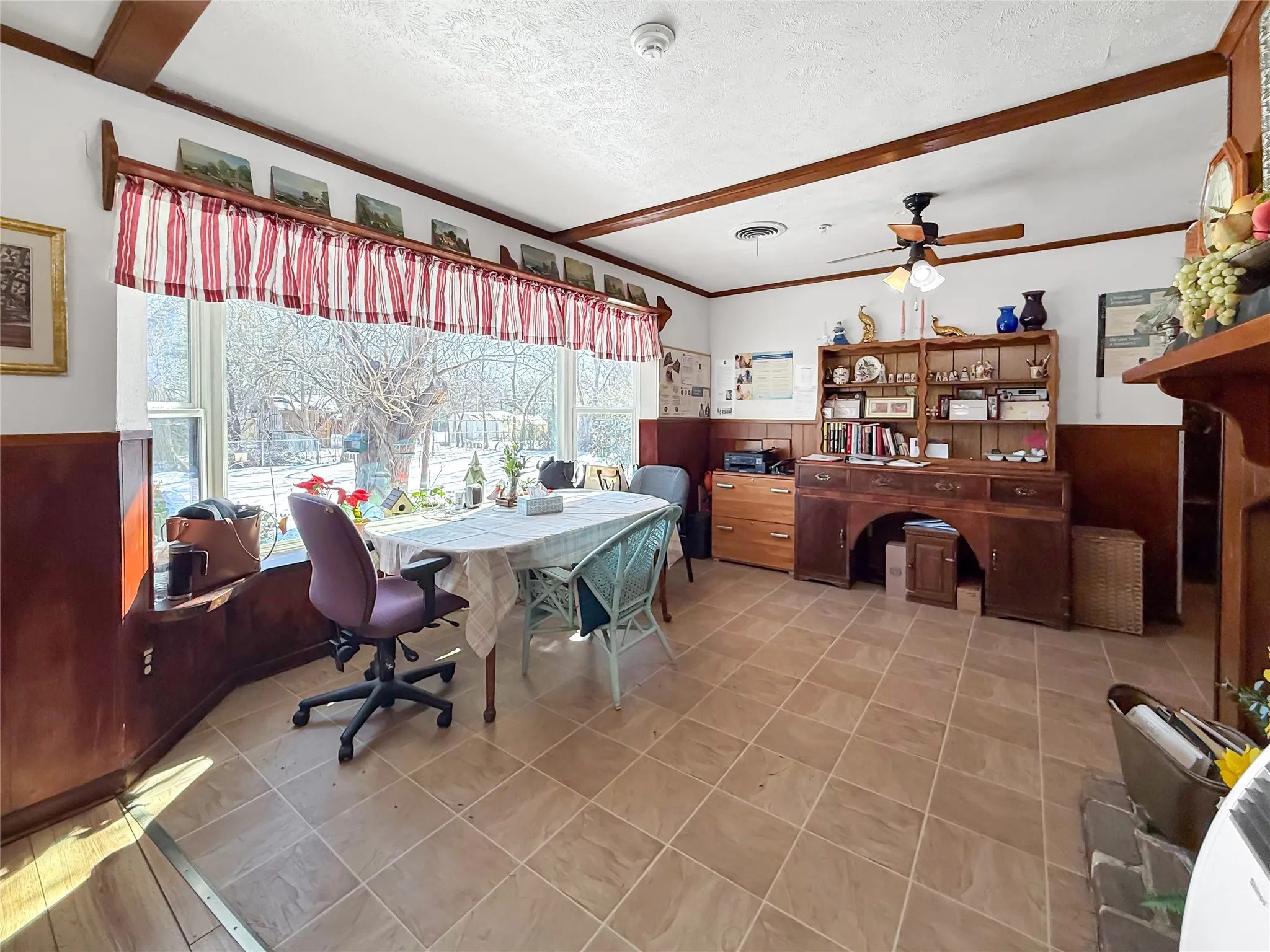 Single Family Residence For Sale in Denton County , 3200 Donna Road, Denton, Texas 76207, 10 Bedroom, 4 Bathroom, Garage spaces, 3,459 Sqft, built in 1971, Preowned, mls#21169972, Real Estate Agent in Denton, Homes For Sale in Denton county, Homes For Sale in Denton, Realtor in Denton Texas, Real Estate Brokerage Independent Realty Texas, Luminita Cordes Realtor