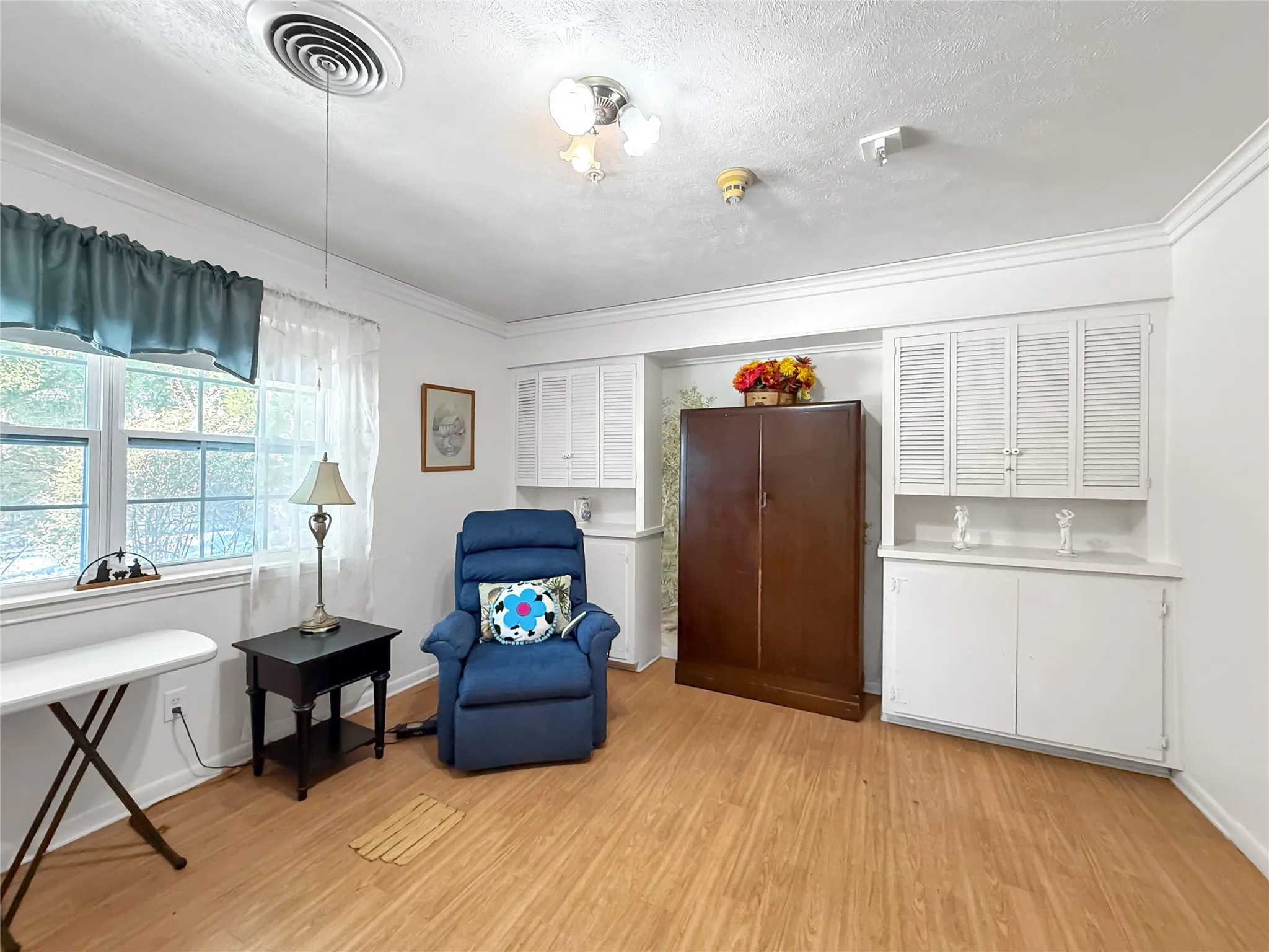 Single Family Residence For Sale in Denton County , 3200 Donna Road, Denton, Texas 76207, 10 Bedroom, 4 Bathroom, Garage spaces, 3,459 Sqft, built in 1971, Preowned, mls#21169972, Real Estate Agent in Denton, Homes For Sale in Denton county, Homes For Sale in Denton, Realtor in Denton Texas, Real Estate Brokerage Independent Realty Texas, Luminita Cordes Realtor