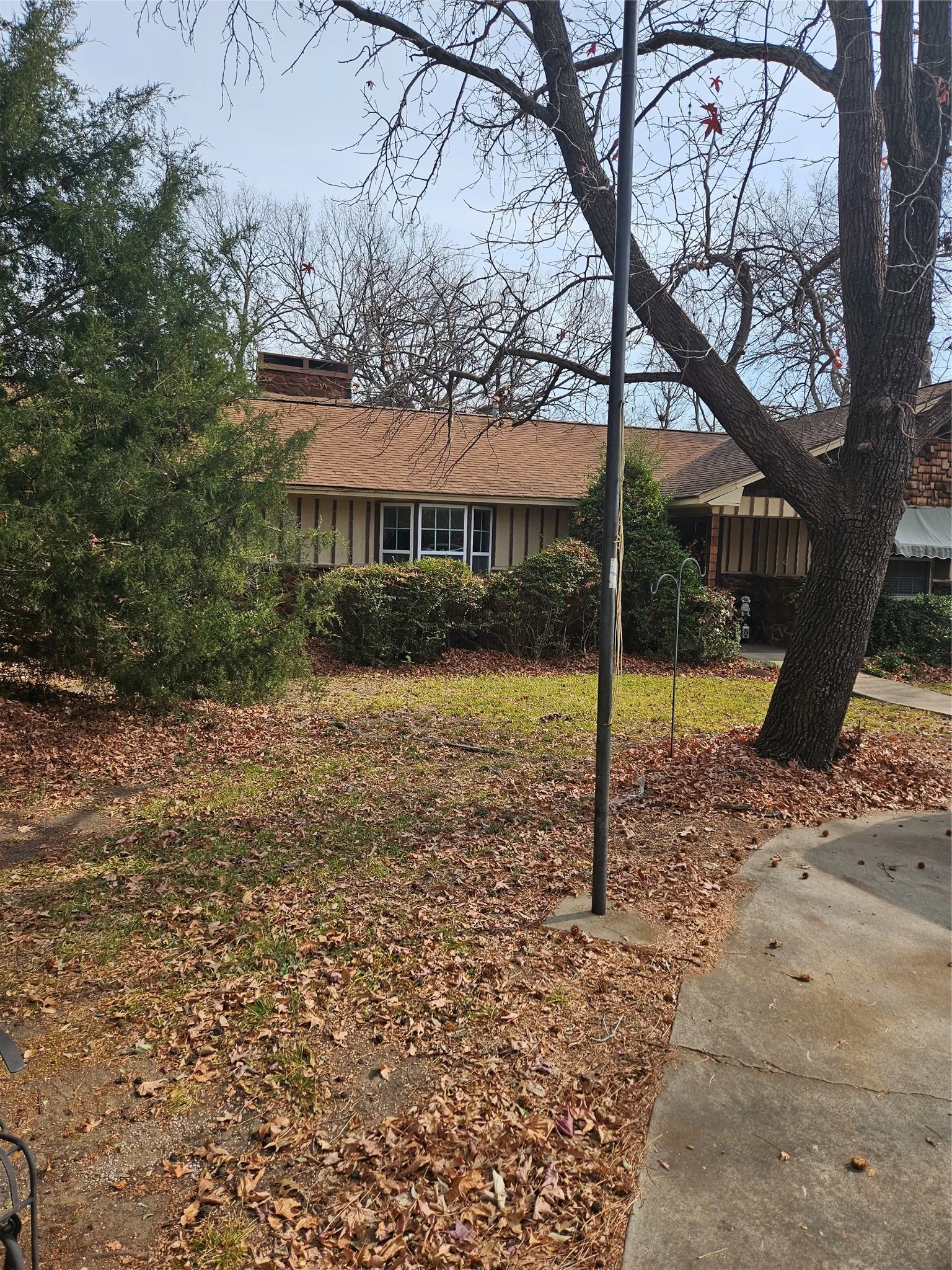 Single Family Residence For Sale in Denton County , 3200 Donna Road, Denton, Texas 76207, 10 Bedroom, 4 Bathroom, Garage spaces, 3,459 Sqft, built in 1971, Preowned, mls#21169972, Real Estate Agent in Denton, Homes For Sale in Denton county, Homes For Sale in Denton, Realtor in Denton Texas, Real Estate Brokerage Independent Realty Texas, Luminita Cordes Realtor