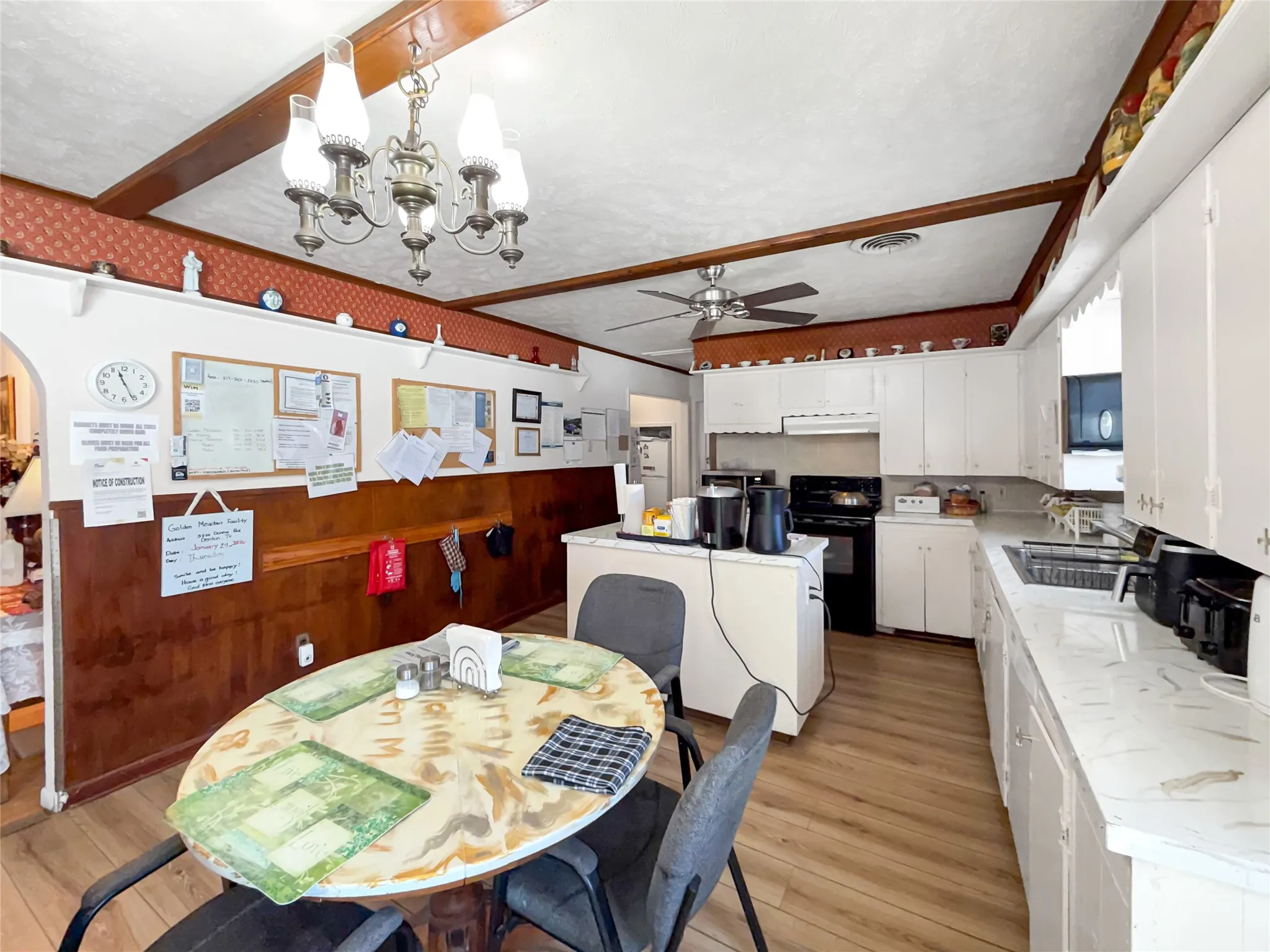 Single Family Residence For Sale in Denton County , 3200 Donna Road, Denton, Texas 76207, 10 Bedroom, 4 Bathroom, Garage spaces, 3,459 Sqft, built in 1971, Preowned, mls#21169972, Real Estate Agent in Denton, Homes For Sale in Denton county, Homes For Sale in Denton, Realtor in Denton Texas, Real Estate Brokerage Independent Realty Texas, Luminita Cordes Realtor