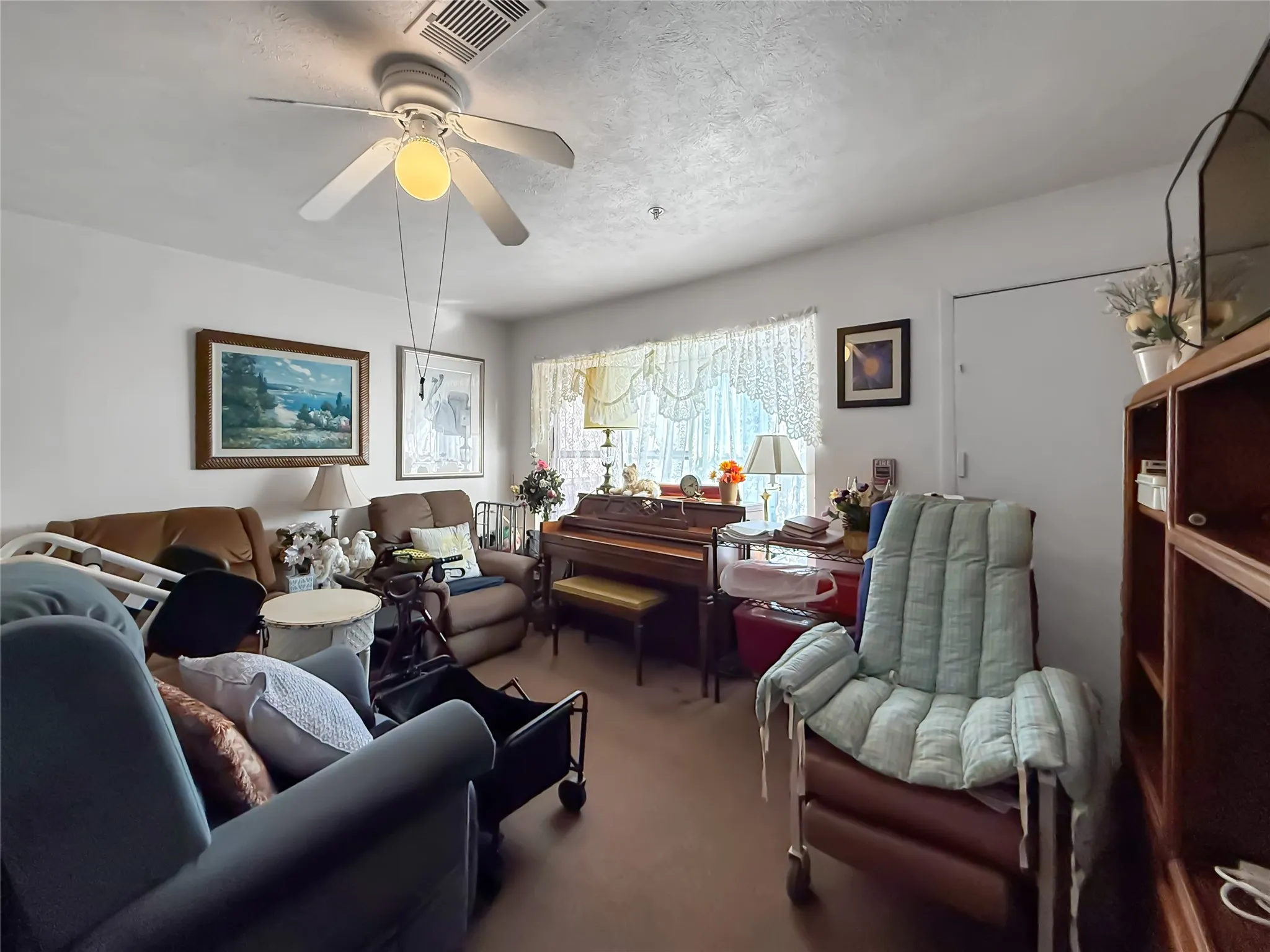 Single Family Residence For Sale in Denton County , 3200 Donna Road, Denton, Texas 76207, 10 Bedroom, 4 Bathroom, Garage spaces, 3,459 Sqft, built in 1971, Preowned, mls#21169972, Real Estate Agent in Denton, Homes For Sale in Denton county, Homes For Sale in Denton, Realtor in Denton Texas, Real Estate Brokerage Independent Realty Texas, Luminita Cordes Realtor