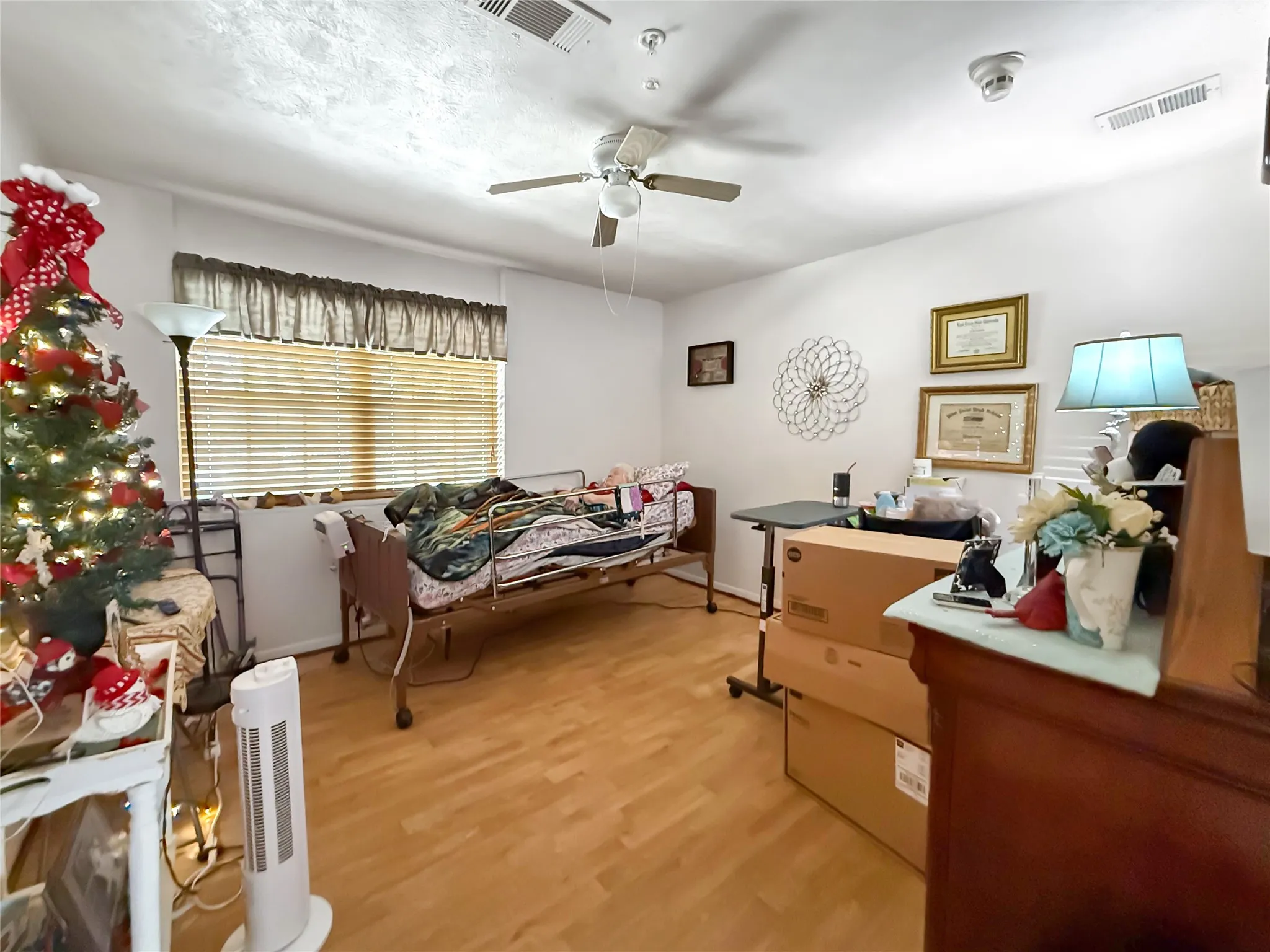 Single Family Residence For Sale in Denton County , 3200 Donna Road, Denton, Texas 76207, 10 Bedroom, 4 Bathroom, Garage spaces, 3,459 Sqft, built in 1971, Preowned, mls#21169972, Real Estate Agent in Denton, Homes For Sale in Denton county, Homes For Sale in Denton, Realtor in Denton Texas, Real Estate Brokerage Independent Realty Texas, Luminita Cordes Realtor