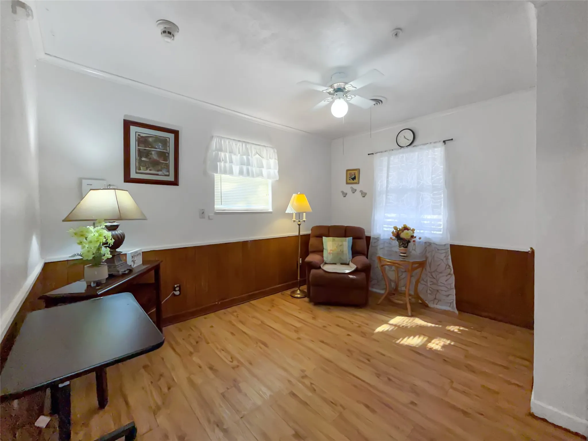 Single Family Residence For Sale in Denton County , 3200 Donna Road, Denton, Texas 76207, 10 Bedroom, 4 Bathroom, Garage spaces, 3,459 Sqft, built in 1971, Preowned, mls#21169972, Real Estate Agent in Denton, Homes For Sale in Denton county, Homes For Sale in Denton, Realtor in Denton Texas, Real Estate Brokerage Independent Realty Texas, Luminita Cordes Realtor