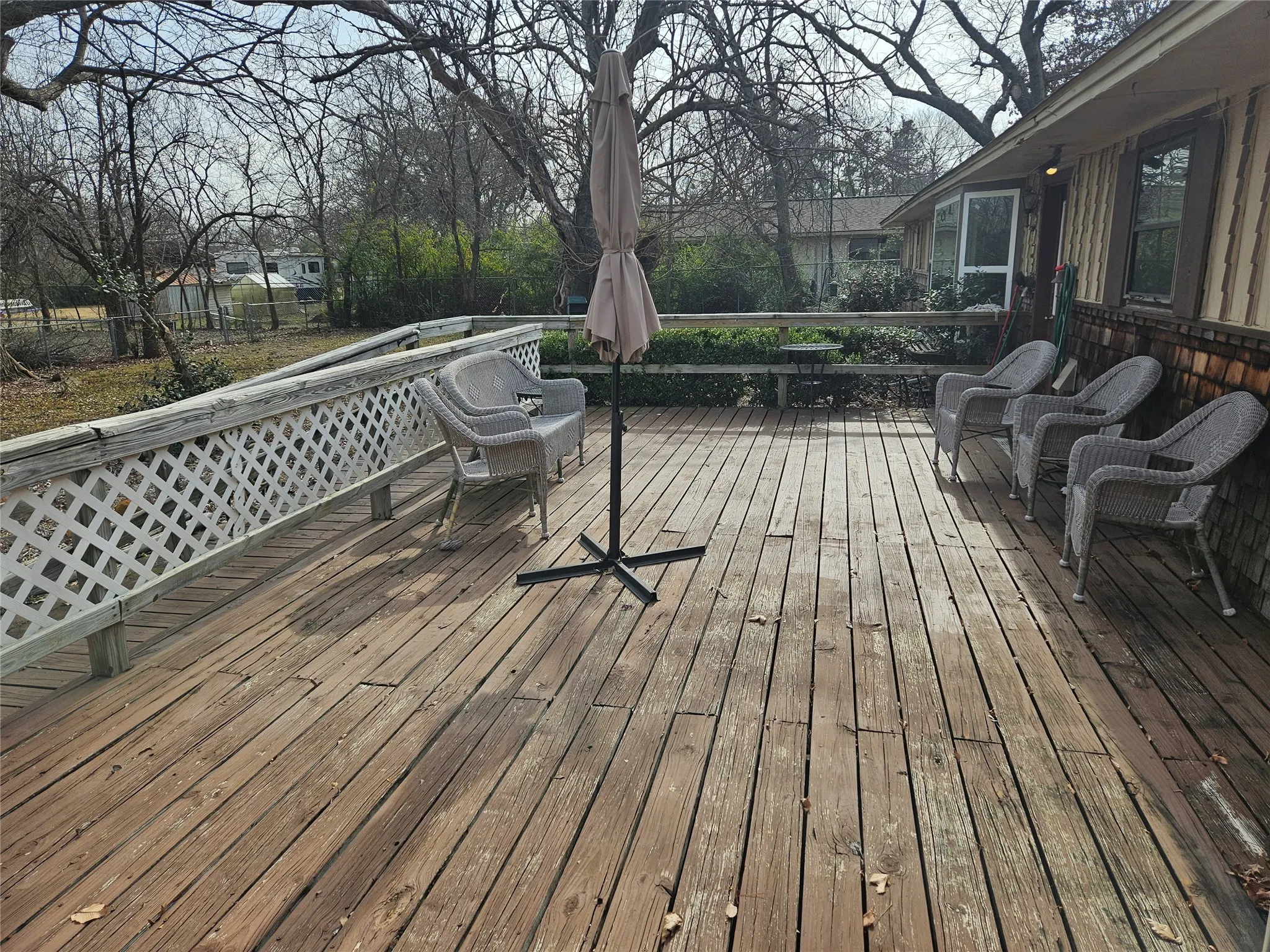 Single Family Residence For Sale in Denton County , 3200 Donna Road, Denton, Texas 76207, 10 Bedroom, 4 Bathroom, Garage spaces, 3,459 Sqft, built in 1971, Preowned, mls#21169972, Real Estate Agent in Denton, Homes For Sale in Denton county, Homes For Sale in Denton, Realtor in Denton Texas, Real Estate Brokerage Independent Realty Texas, Luminita Cordes Realtor