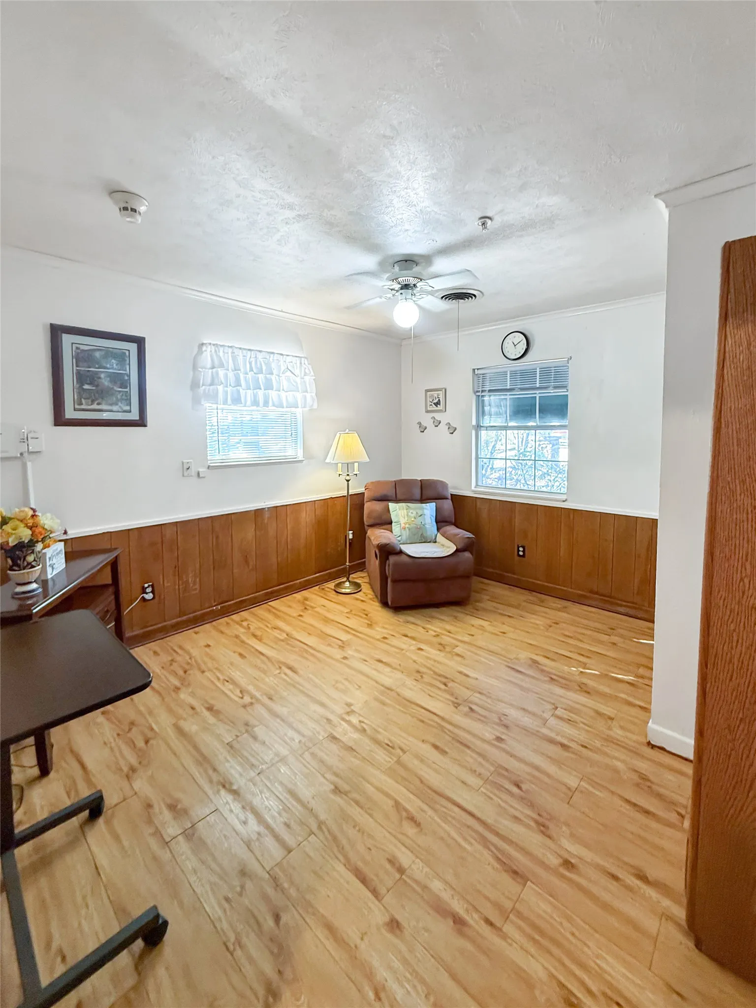 Single Family Residence For Sale in Denton County , 3200 Donna Road, Denton, Texas 76207, 10 Bedroom, 4 Bathroom, Garage spaces, 3,459 Sqft, built in 1971, Preowned, mls#21169972, Real Estate Agent in Denton, Homes For Sale in Denton county, Homes For Sale in Denton, Realtor in Denton Texas, Real Estate Brokerage Independent Realty Texas, Luminita Cordes Realtor