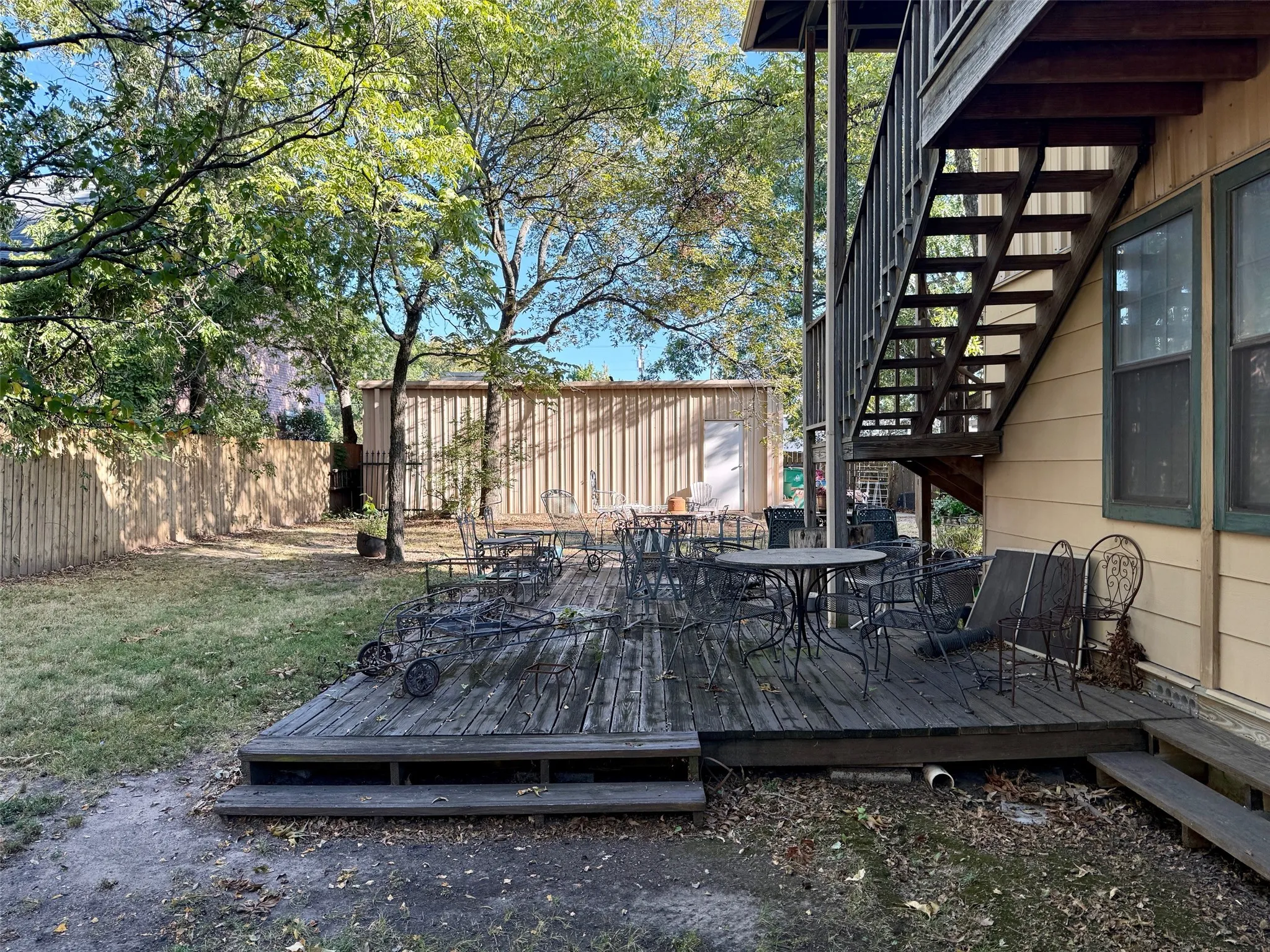 Single Family Residence For Sale in Kaufman County , 203b N Rockwall Avenue, Terrell, Texas 75160, 4 Bedroom, 3 Bathroom, Garage spaces, 4,633 Sqft, built in 1922, Preowned, mls#21170124, Real Estate Agent in Terrell, Homes For Sale in Kaufman county, Homes For Sale in Terrell, Realtor in Terrell Texas, Real Estate Brokerage Independent Realty Texas, Luminita Cordes Realtor
