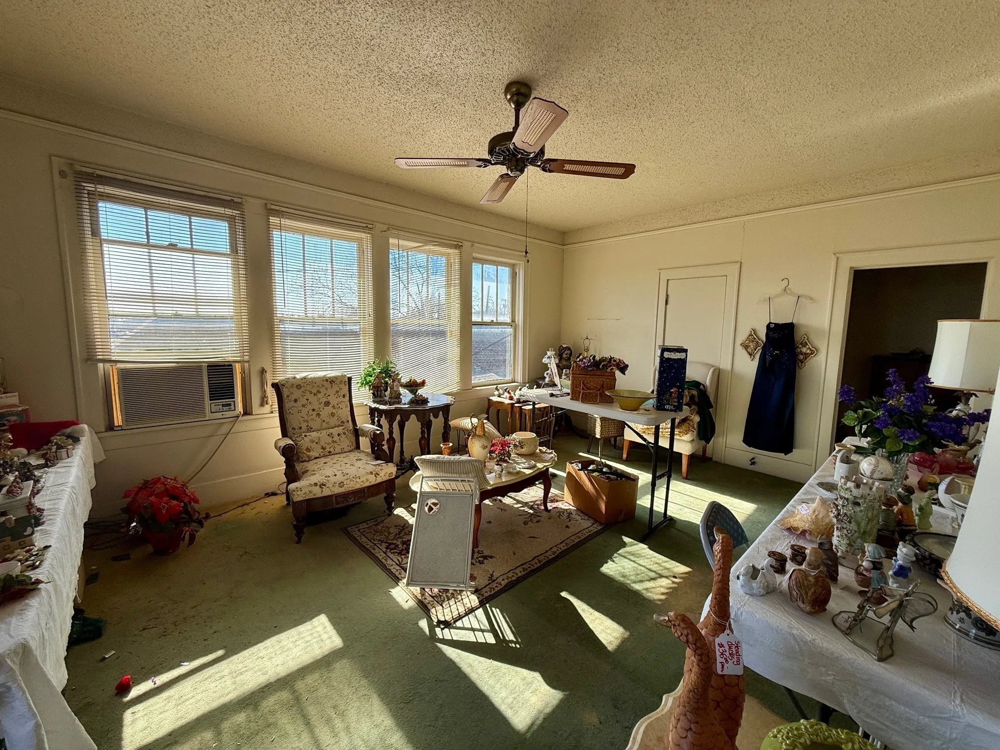 Single Family Residence For Sale in Kaufman County , 203b N Rockwall Avenue, Terrell, Texas 75160, 4 Bedroom, 3 Bathroom, Garage spaces, 4,633 Sqft, built in 1922, Preowned, mls#21170124, Real Estate Agent in Terrell, Homes For Sale in Kaufman county, Homes For Sale in Terrell, Realtor in Terrell Texas, Real Estate Brokerage Independent Realty Texas, Luminita Cordes Realtor