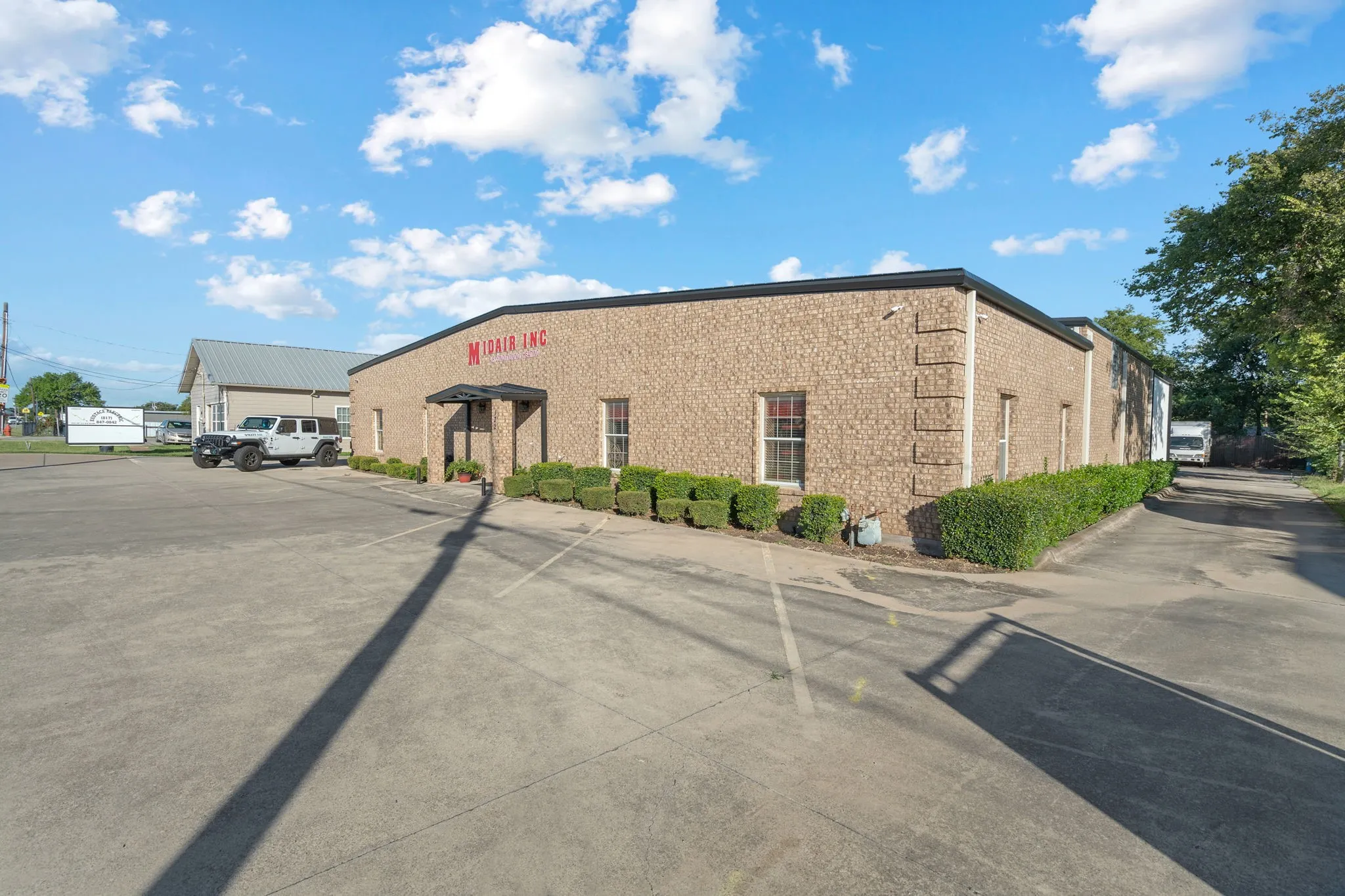 Office For Sale in Tarrant County , 132 W Mcleroy Boulevard, Saginaw, Texas 76179, 0, 0, Garage spaces, 0 Sqft, built in 1997, Preowned, Price $1,310,000, mls#21170198, Real Estate Agent in Saginaw, Homes For Sale in Tarrant county, Homes For Sale in Saginaw, Realtor in Saginaw Texas, Real Estate Brokerage Independent Realty Texas, Luminita Cordes Realtor