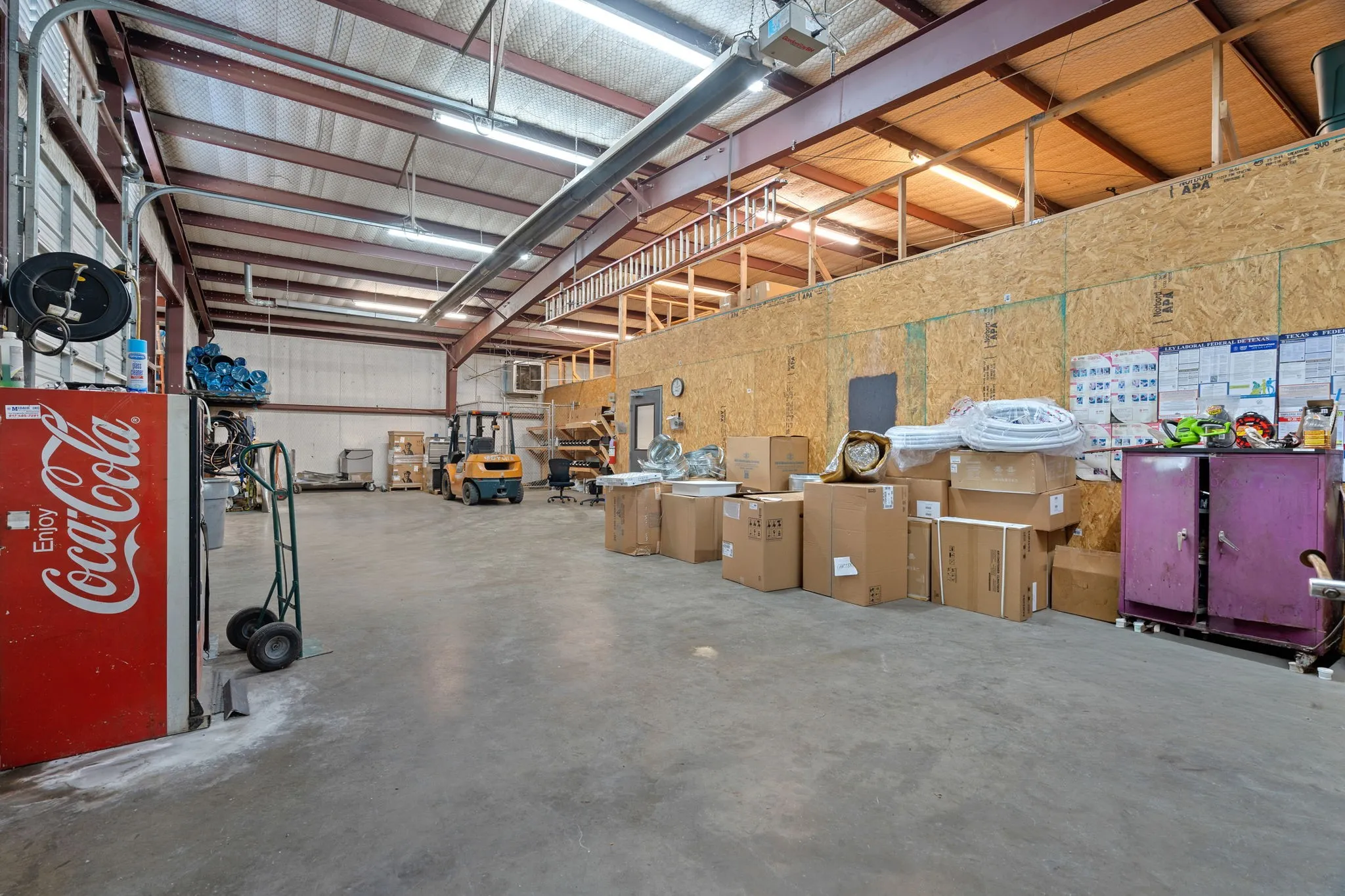 Office For Sale in Tarrant County , 132 W Mcleroy Boulevard, Saginaw, Texas 76179, 0, 0, Garage spaces, 0 Sqft, built in 1997, Preowned, Price $1,310,000, mls#21170198, Real Estate Agent in Saginaw, Homes For Sale in Tarrant county, Homes For Sale in Saginaw, Realtor in Saginaw Texas, Real Estate Brokerage Independent Realty Texas, Luminita Cordes Realtor
