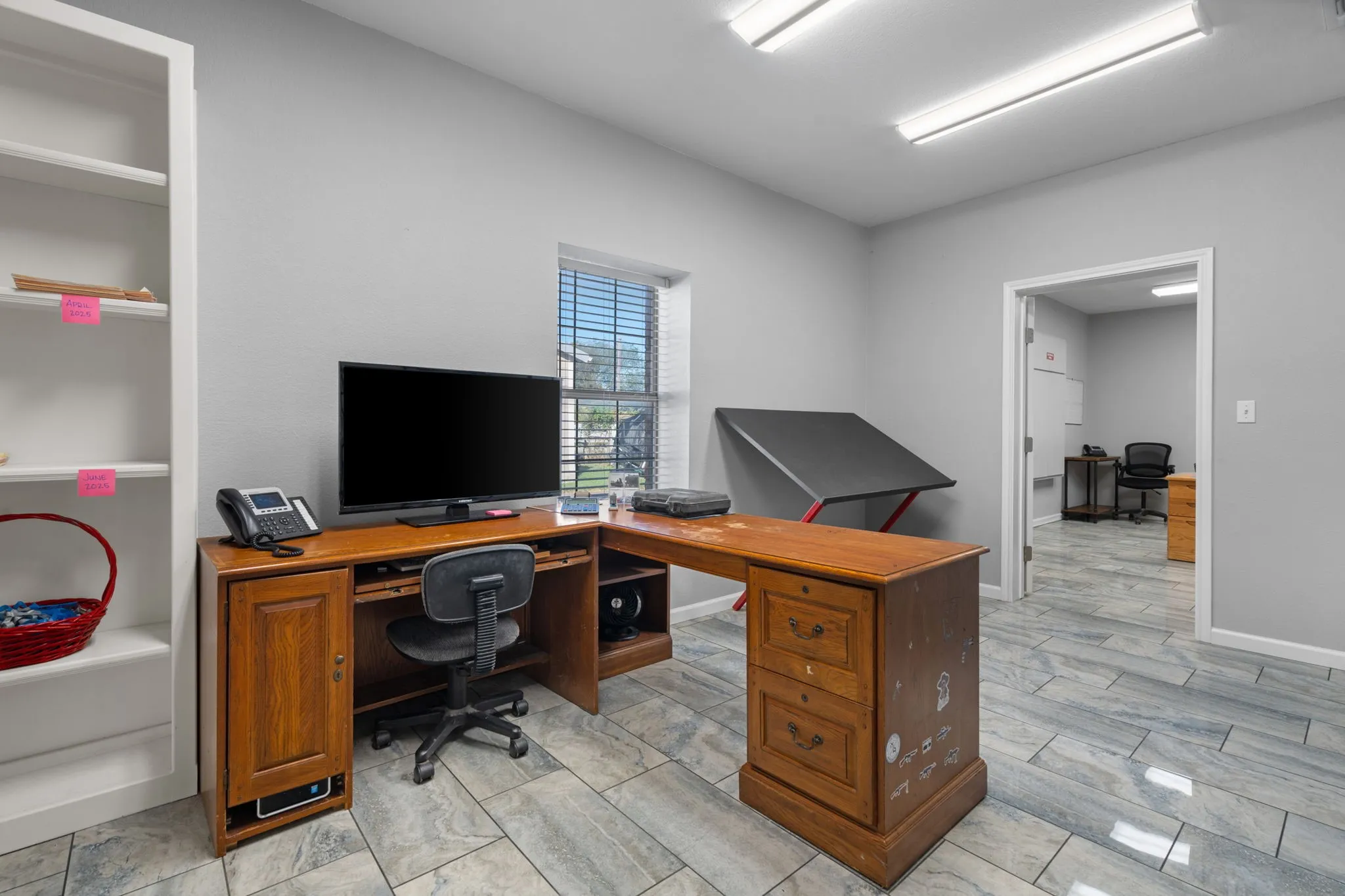 Office For Sale in Tarrant County , 132 W Mcleroy Boulevard, Saginaw, Texas 76179, 0, 0, Garage spaces, 0 Sqft, built in 1997, Preowned, Price $1,310,000, mls#21170198, Real Estate Agent in Saginaw, Homes For Sale in Tarrant county, Homes For Sale in Saginaw, Realtor in Saginaw Texas, Real Estate Brokerage Independent Realty Texas, Luminita Cordes Realtor
