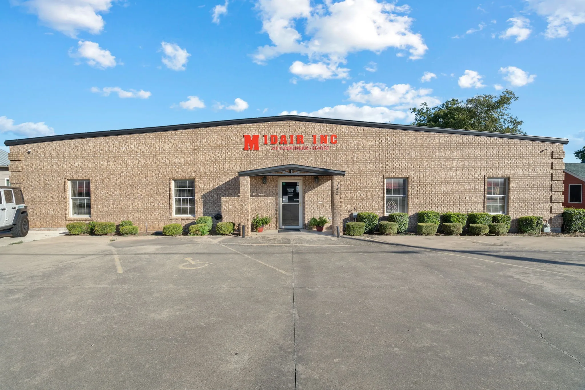 Office For Sale in Tarrant County , 132 W Mcleroy Boulevard, Saginaw, Texas 76179, 0, 0, Garage spaces, 0 Sqft, built in 1997, Preowned, Price $1,310,000, mls#21170198, Real Estate Agent in Saginaw, Homes For Sale in Tarrant county, Homes For Sale in Saginaw, Realtor in Saginaw Texas, Real Estate Brokerage Independent Realty Texas, Luminita Cordes Realtor