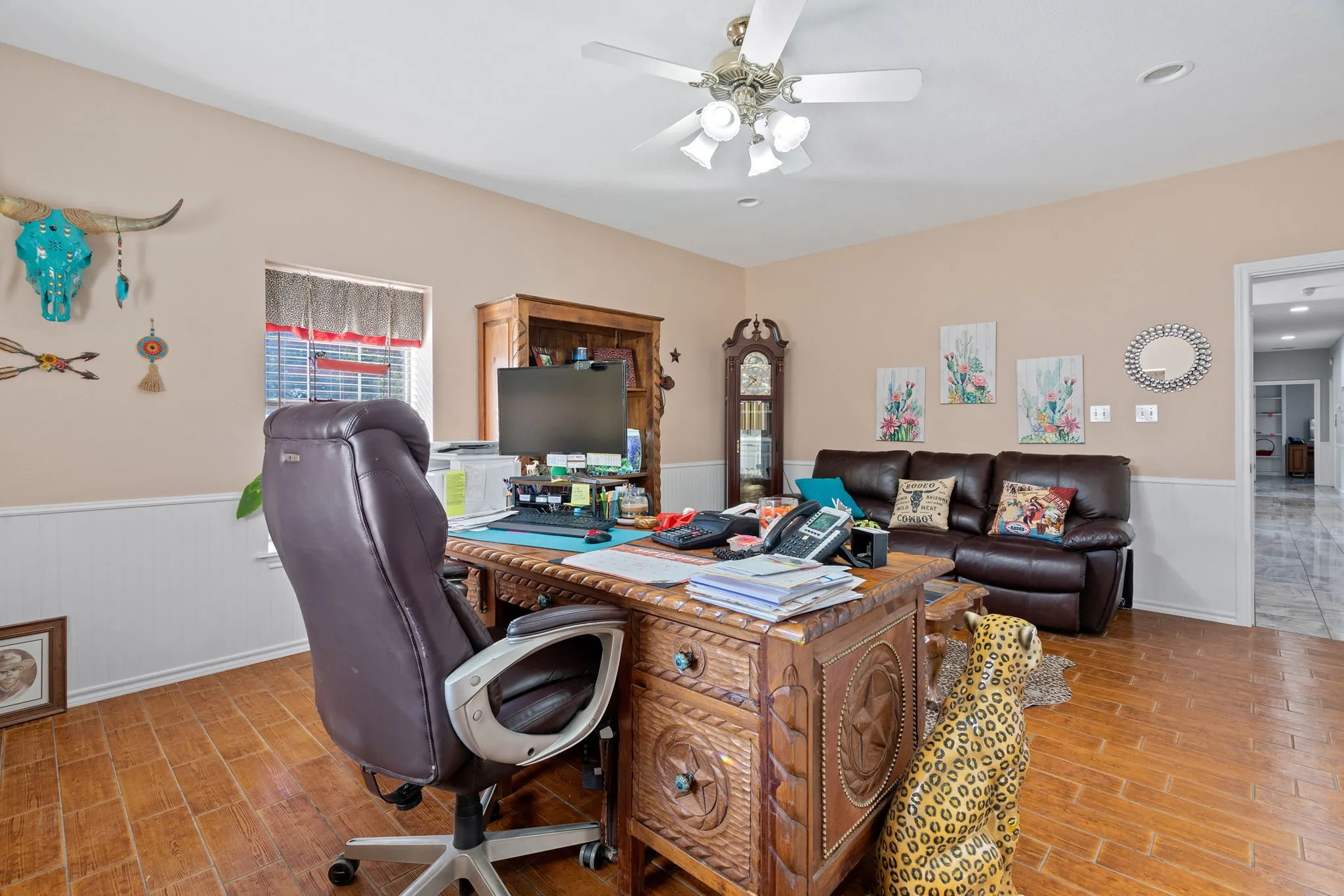 Office For Sale in Tarrant County , 132 W Mcleroy Boulevard, Saginaw, Texas 76179, 0, 0, Garage spaces, 0 Sqft, built in 1997, Preowned, Price $1,310,000, mls#21170198, Real Estate Agent in Saginaw, Homes For Sale in Tarrant county, Homes For Sale in Saginaw, Realtor in Saginaw Texas, Real Estate Brokerage Independent Realty Texas, Luminita Cordes Realtor