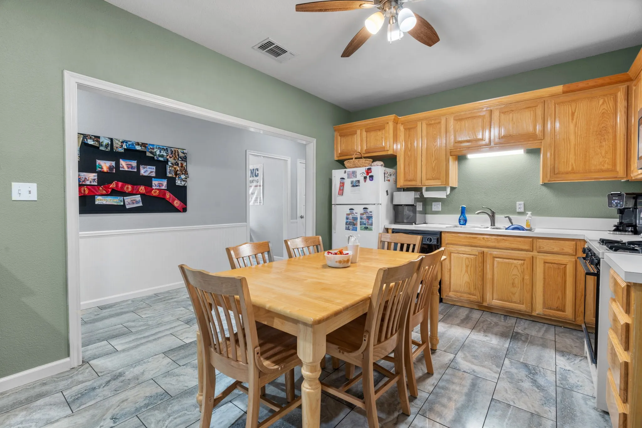 Office For Sale in Tarrant County , 132 W Mcleroy Boulevard, Saginaw, Texas 76179, 0, 0, Garage spaces, 0 Sqft, built in 1997, Preowned, Price $1,310,000, mls#21170198, Real Estate Agent in Saginaw, Homes For Sale in Tarrant county, Homes For Sale in Saginaw, Realtor in Saginaw Texas, Real Estate Brokerage Independent Realty Texas, Luminita Cordes Realtor