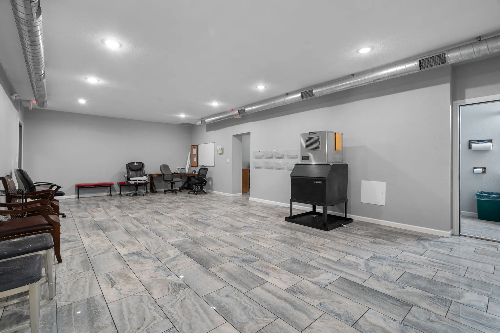Office For Sale in Tarrant County , 132 W Mcleroy Boulevard, Saginaw, Texas 76179, 0, 0, Garage spaces, 0 Sqft, built in 1997, Preowned, Price $1,310,000, mls#21170198, Real Estate Agent in Saginaw, Homes For Sale in Tarrant county, Homes For Sale in Saginaw, Realtor in Saginaw Texas, Real Estate Brokerage Independent Realty Texas, Luminita Cordes Realtor