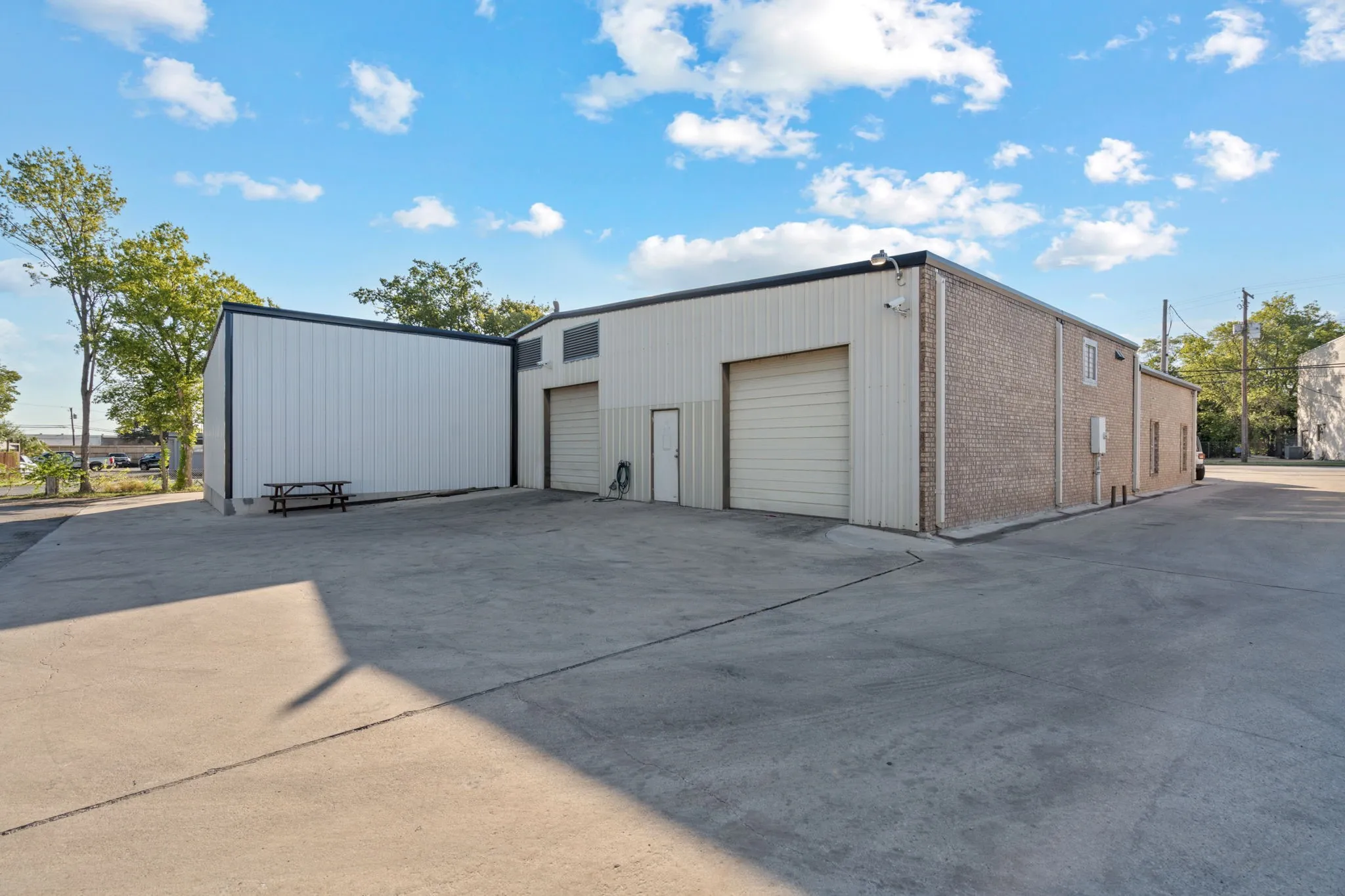 Office For Sale in Tarrant County , 132 W Mcleroy Boulevard, Saginaw, Texas 76179, 0, 0, Garage spaces, 0 Sqft, built in 1997, Preowned, Price $1,310,000, mls#21170198, Real Estate Agent in Saginaw, Homes For Sale in Tarrant county, Homes For Sale in Saginaw, Realtor in Saginaw Texas, Real Estate Brokerage Independent Realty Texas, Luminita Cordes Realtor