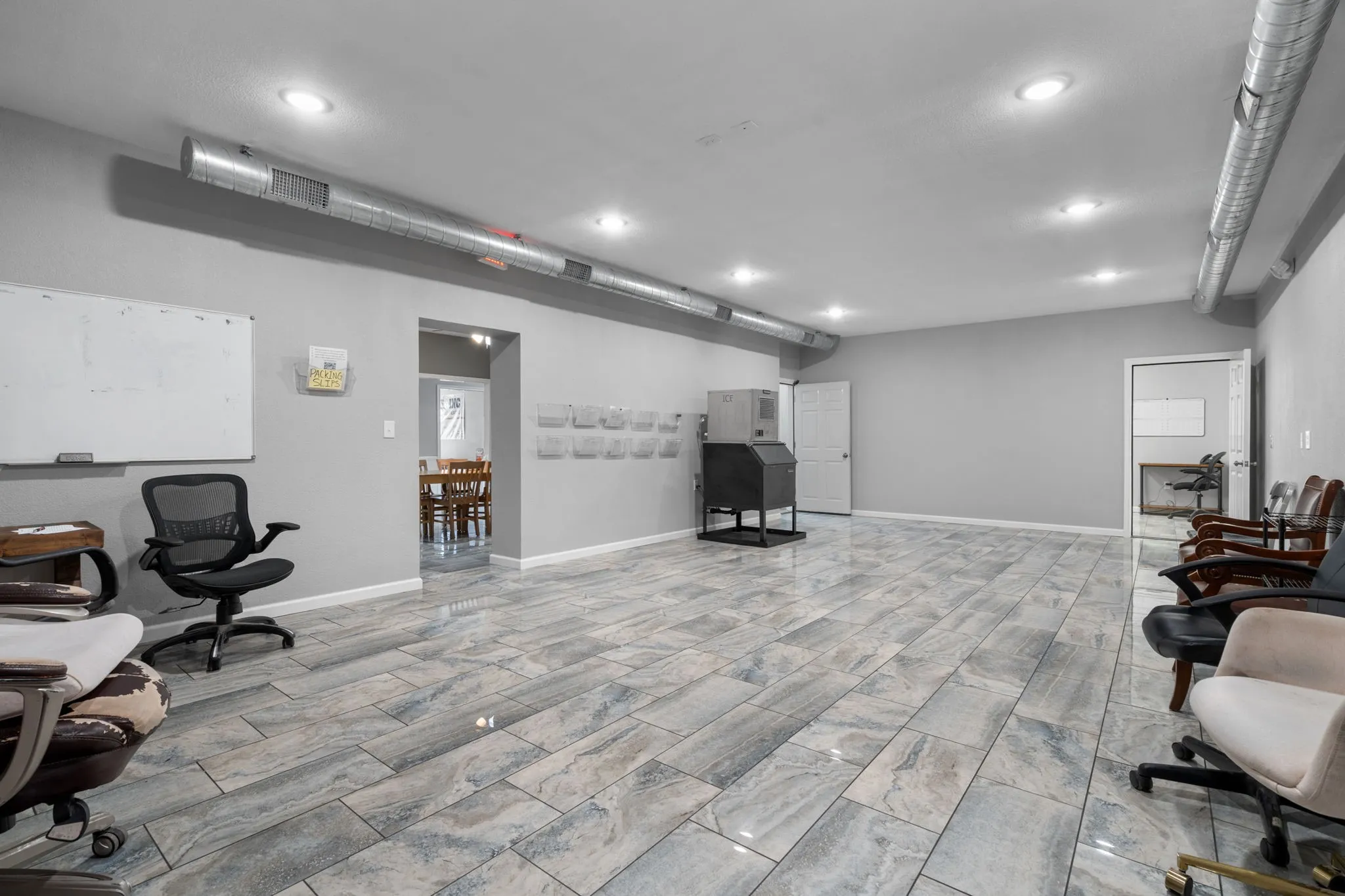 Office For Sale in Tarrant County , 132 W Mcleroy Boulevard, Saginaw, Texas 76179, 0, 0, Garage spaces, 0 Sqft, built in 1997, Preowned, Price $1,310,000, mls#21170198, Real Estate Agent in Saginaw, Homes For Sale in Tarrant county, Homes For Sale in Saginaw, Realtor in Saginaw Texas, Real Estate Brokerage Independent Realty Texas, Luminita Cordes Realtor