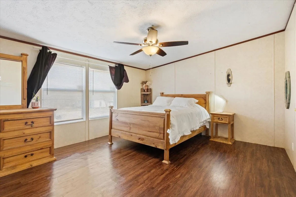 Mobile Home For Sale in Mc Lennan County , 247 N Lake Street, Axtell, Texas 76624, 5 Bedroom, 2 Bathroom, Garage spaces, 2,016 Sqft, built in 2013, mls#21170191, Real Estate Agent in Axtell, Homes For Sale in Mc Lennan county, Homes For Sale in Axtell, Realtor in Axtell Texas, Real Estate Brokerage Independent Realty Texas, Luminita Cordes Realtor