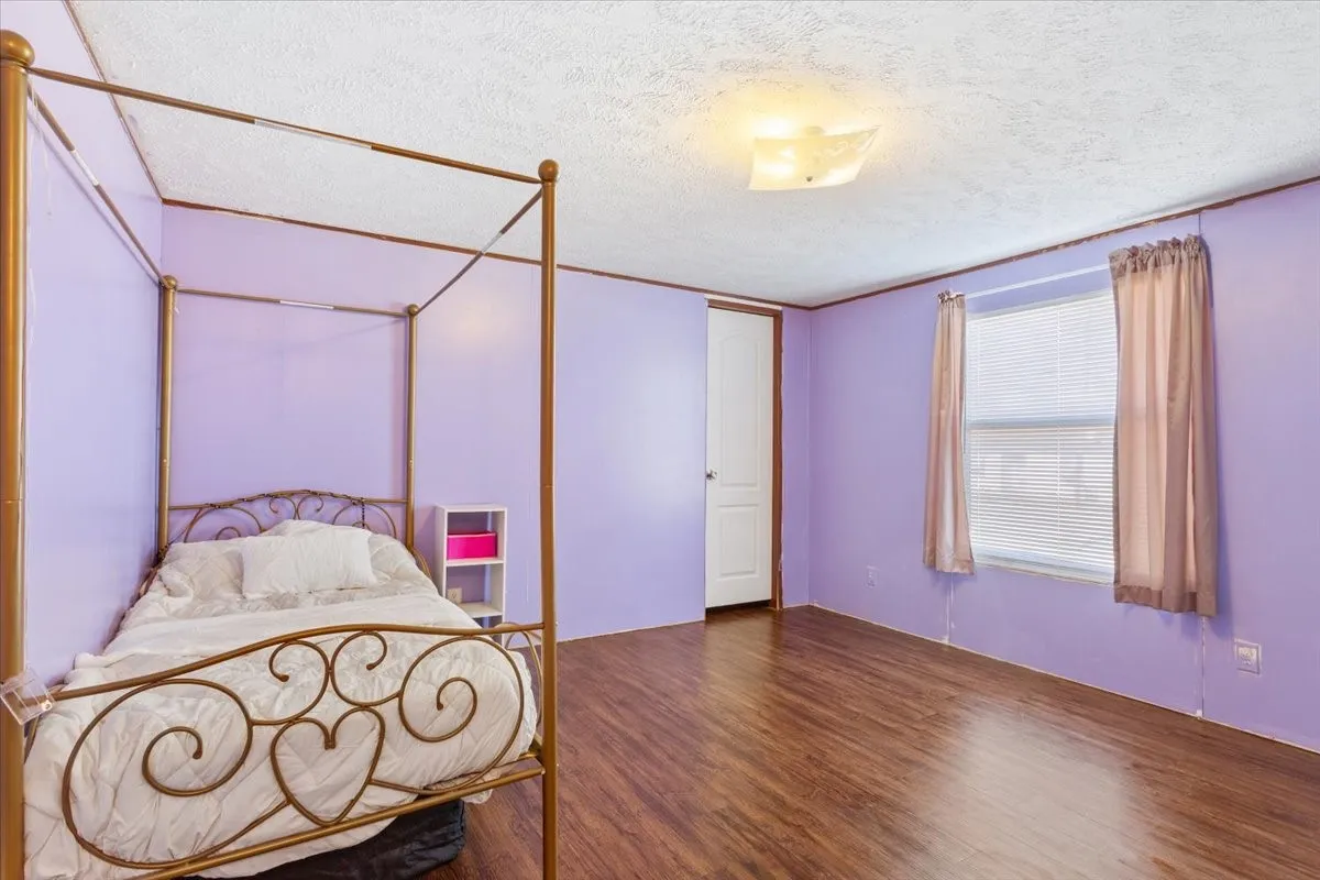 Mobile Home For Sale in Mc Lennan County , 247 N Lake Street, Axtell, Texas 76624, 5 Bedroom, 2 Bathroom, Garage spaces, 2,016 Sqft, built in 2013, mls#21170191, Real Estate Agent in Axtell, Homes For Sale in Mc Lennan county, Homes For Sale in Axtell, Realtor in Axtell Texas, Real Estate Brokerage Independent Realty Texas, Luminita Cordes Realtor