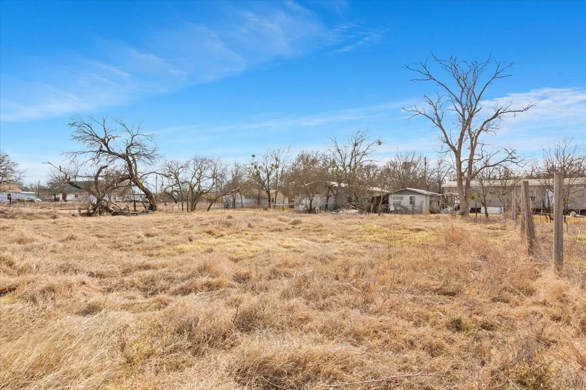 Mobile Home For Sale in Mc Lennan County , 247 N Lake Street, Axtell, Texas 76624, 5 Bedroom, 2 Bathroom, Garage spaces, 2,016 Sqft, built in 2013, mls#21170191, Real Estate Agent in Axtell, Homes For Sale in Mc Lennan county, Homes For Sale in Axtell, Realtor in Axtell Texas, Real Estate Brokerage Independent Realty Texas, Luminita Cordes Realtor