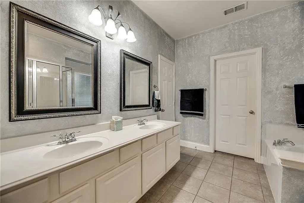 Single Family Residence For Sale in Tarrant County , 2703 Waterway Drive, Grand Prairie, Texas 75054, 3 Bedroom, 3 Bathroom, 2 Garage spaces, 3,016 Sqft, built in 2006, mls#21162760, Real Estate Agent in Grand Prairie, Homes For Sale in Tarrant county, Homes For Sale in Grand Prairie, Realtor in Grand Prairie Texas, Real Estate Brokerage Independent Realty Texas, Luminita Cordes Realtor