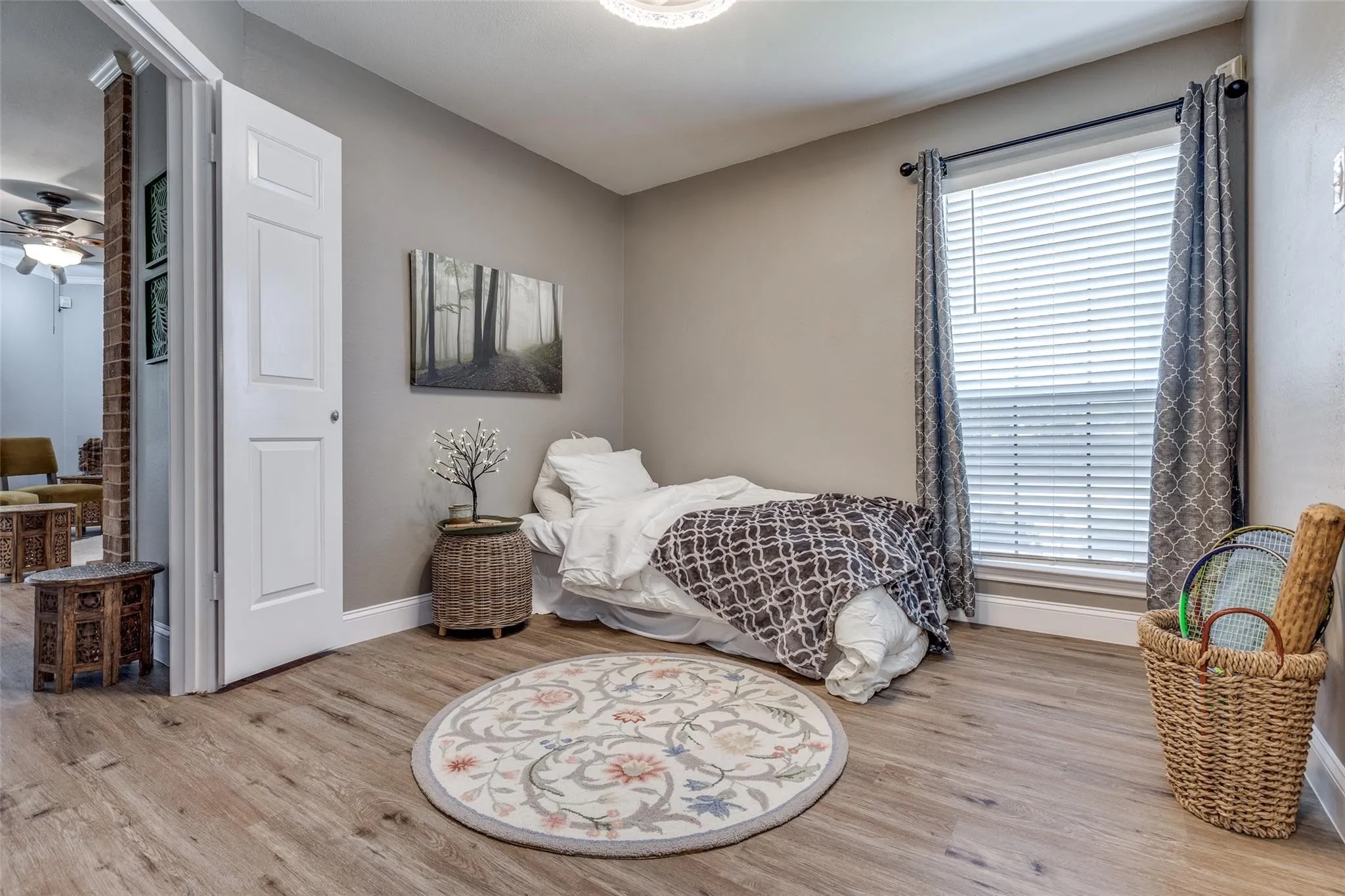 Condominium For Rent in Dallas County , 16301 Ledgemont Lane 262, Addison, Texas 75001, 2 Bedroom, 2 Bathroom, Garage spaces, 978 Sqft, built in 1982, mls#21168085, Real Estate Agent in Addison, Homes For Rent in Dallas county, Homes For Rent in Addison, Realtor in Addison Texas, Real Estate Brokerage Independent Realty Texas, Luminita Cordes Realtor