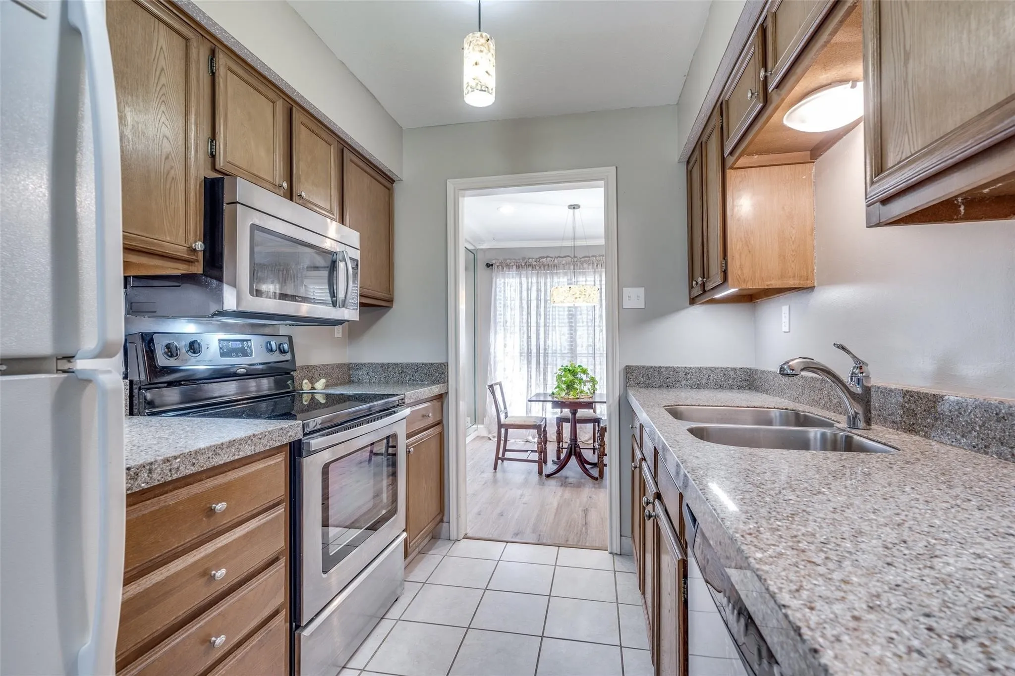 Condominium For Rent in Dallas County , 16301 Ledgemont Lane 262, Addison, Texas 75001, 2 Bedroom, 2 Bathroom, Garage spaces, 978 Sqft, built in 1982, mls#21168085, Real Estate Agent in Addison, Homes For Rent in Dallas county, Homes For Rent in Addison, Realtor in Addison Texas, Real Estate Brokerage Independent Realty Texas, Luminita Cordes Realtor