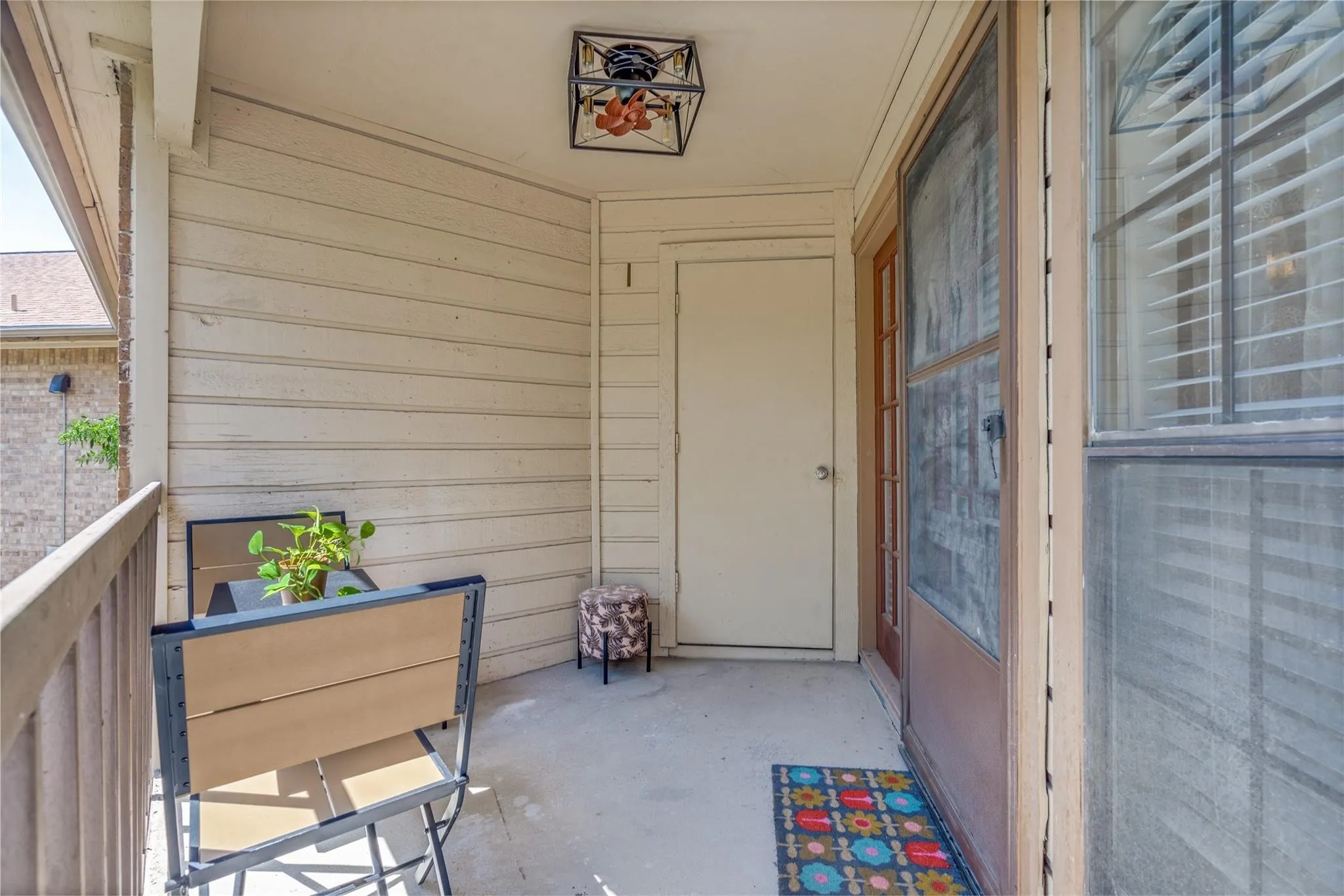 Condominium For Rent in Dallas County , 16301 Ledgemont Lane 262, Addison, Texas 75001, 2 Bedroom, 2 Bathroom, Garage spaces, 978 Sqft, built in 1982, mls#21168085, Real Estate Agent in Addison, Homes For Rent in Dallas county, Homes For Rent in Addison, Realtor in Addison Texas, Real Estate Brokerage Independent Realty Texas, Luminita Cordes Realtor