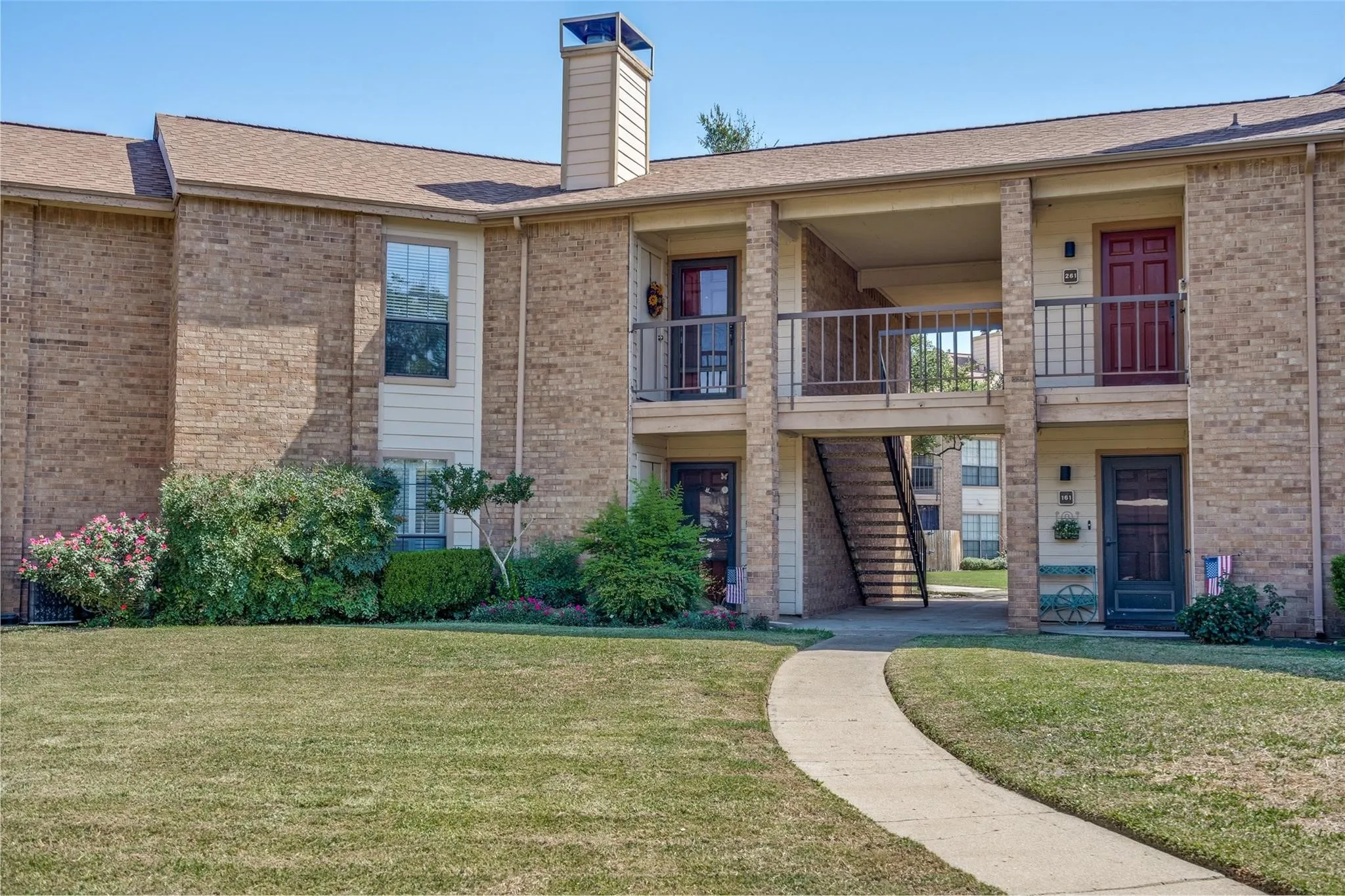 Condominium For Rent in Dallas County , 16301 Ledgemont Lane 262, Addison, Texas 75001, 2 Bedroom, 2 Bathroom, Garage spaces, 978 Sqft, built in 1982, mls#21168085, Real Estate Agent in Addison, Homes For Rent in Dallas county, Homes For Rent in Addison, Realtor in Addison Texas, Real Estate Brokerage Independent Realty Texas, Luminita Cordes Realtor