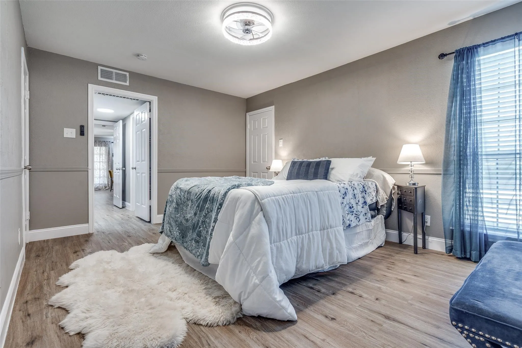 Condominium For Rent in Dallas County , 16301 Ledgemont Lane 262, Addison, Texas 75001, 2 Bedroom, 2 Bathroom, Garage spaces, 978 Sqft, built in 1982, mls#21168085, Real Estate Agent in Addison, Homes For Rent in Dallas county, Homes For Rent in Addison, Realtor in Addison Texas, Real Estate Brokerage Independent Realty Texas, Luminita Cordes Realtor