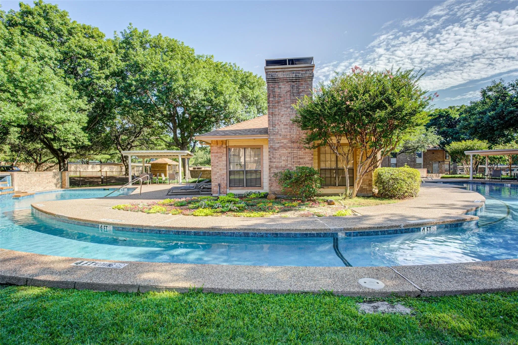 Condominium For Rent in Dallas County , 16301 Ledgemont Lane 262, Addison, Texas 75001, 2 Bedroom, 2 Bathroom, Garage spaces, 978 Sqft, built in 1982, mls#21168085, Real Estate Agent in Addison, Homes For Rent in Dallas county, Homes For Rent in Addison, Realtor in Addison Texas, Real Estate Brokerage Independent Realty Texas, Luminita Cordes Realtor