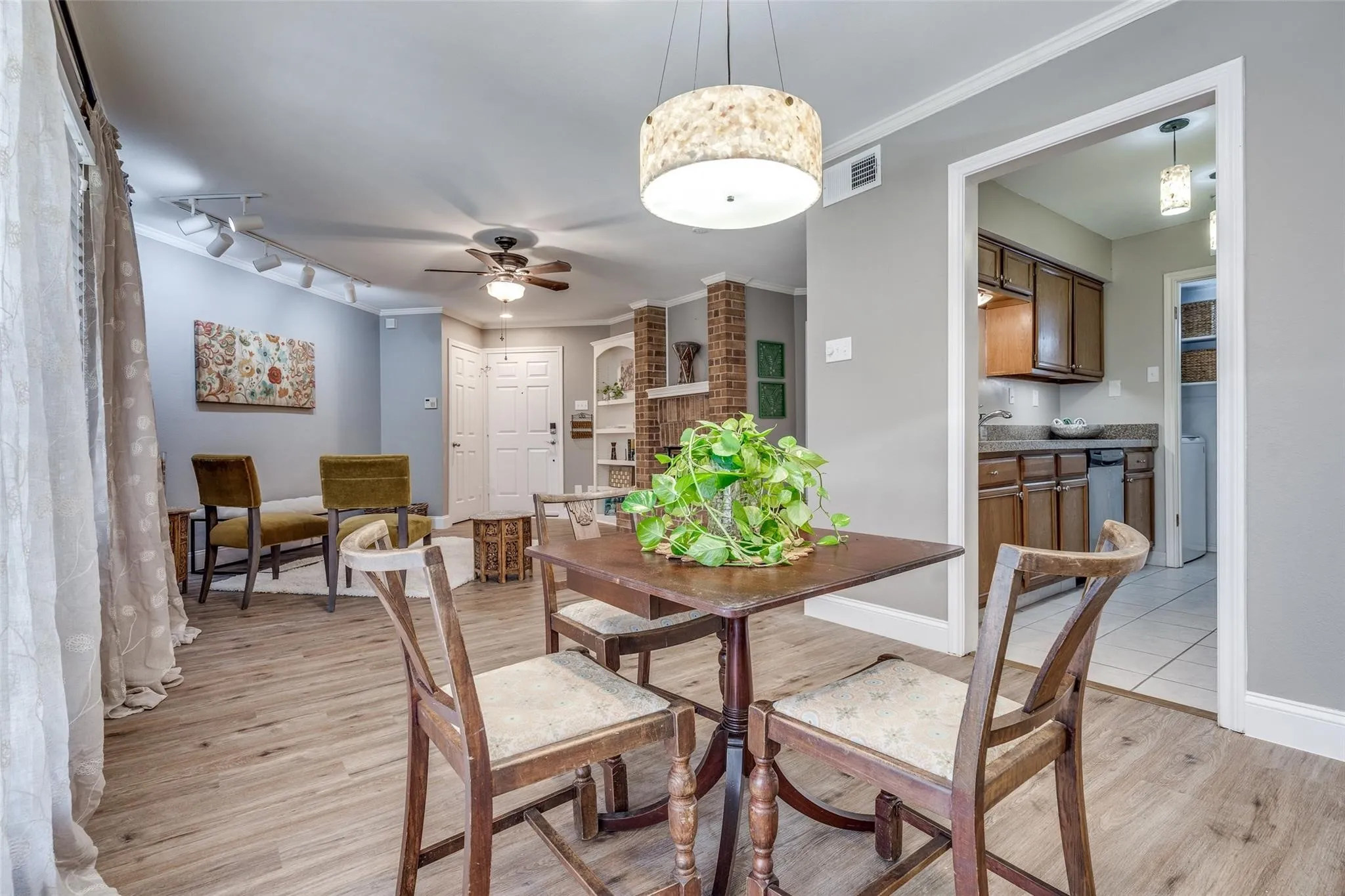Condominium For Rent in Dallas County , 16301 Ledgemont Lane 262, Addison, Texas 75001, 2 Bedroom, 2 Bathroom, Garage spaces, 978 Sqft, built in 1982, mls#21168085, Real Estate Agent in Addison, Homes For Rent in Dallas county, Homes For Rent in Addison, Realtor in Addison Texas, Real Estate Brokerage Independent Realty Texas, Luminita Cordes Realtor