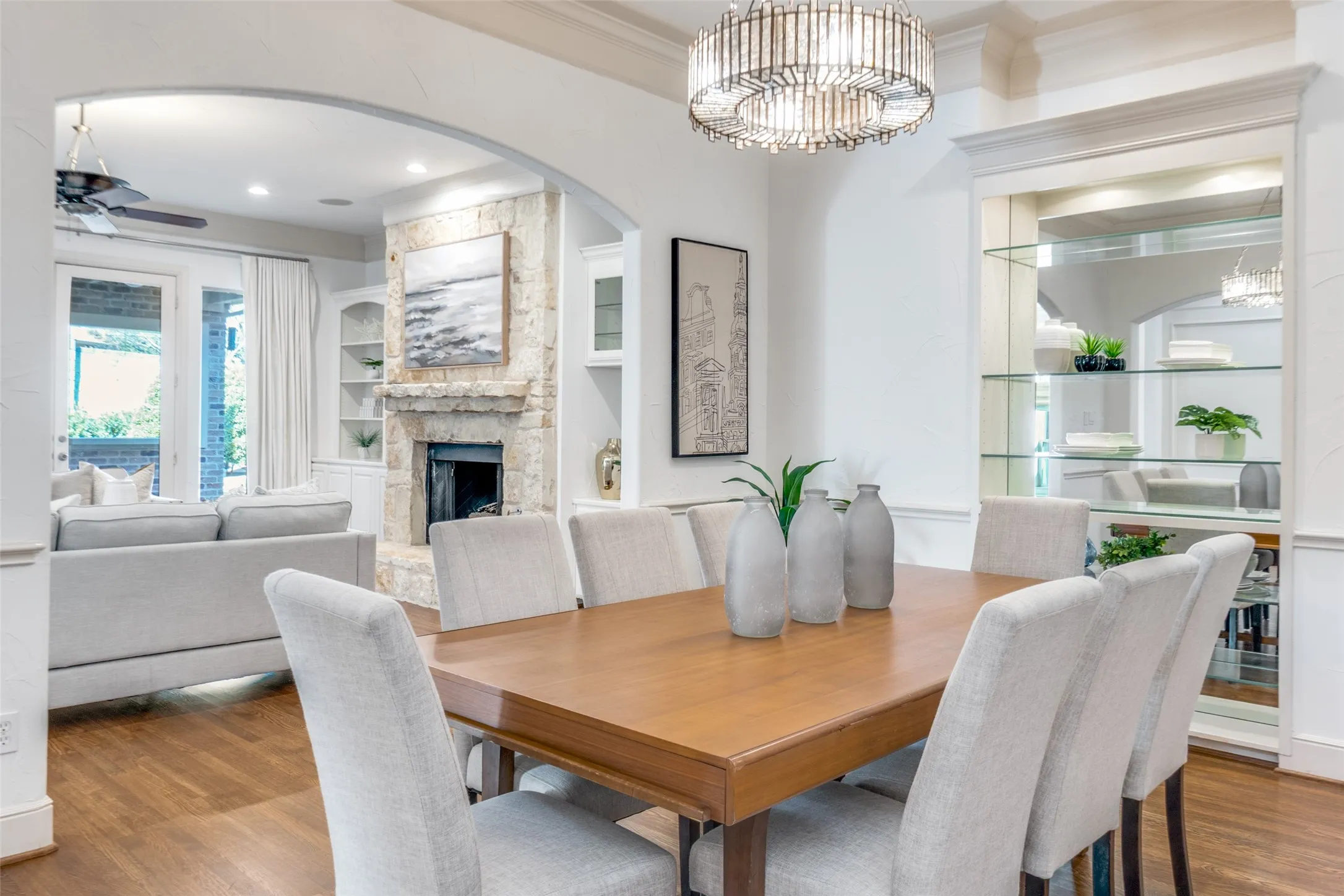 Single Family Residence For Rent in Dallas County , 13 Cochran Oaks Lane, Dallas, Texas 75220, 4 Bedroom, 4 Bathroom, 2 Garage spaces, 3,561 Sqft, built in 2001, mls#21169917, Real Estate Agent in Dallas, Homes For Rent in Dallas county, Homes For Rent in Dallas, Realtor in Dallas Texas, Real Estate Brokerage Independent Realty Texas, Luminita Cordes Realtor