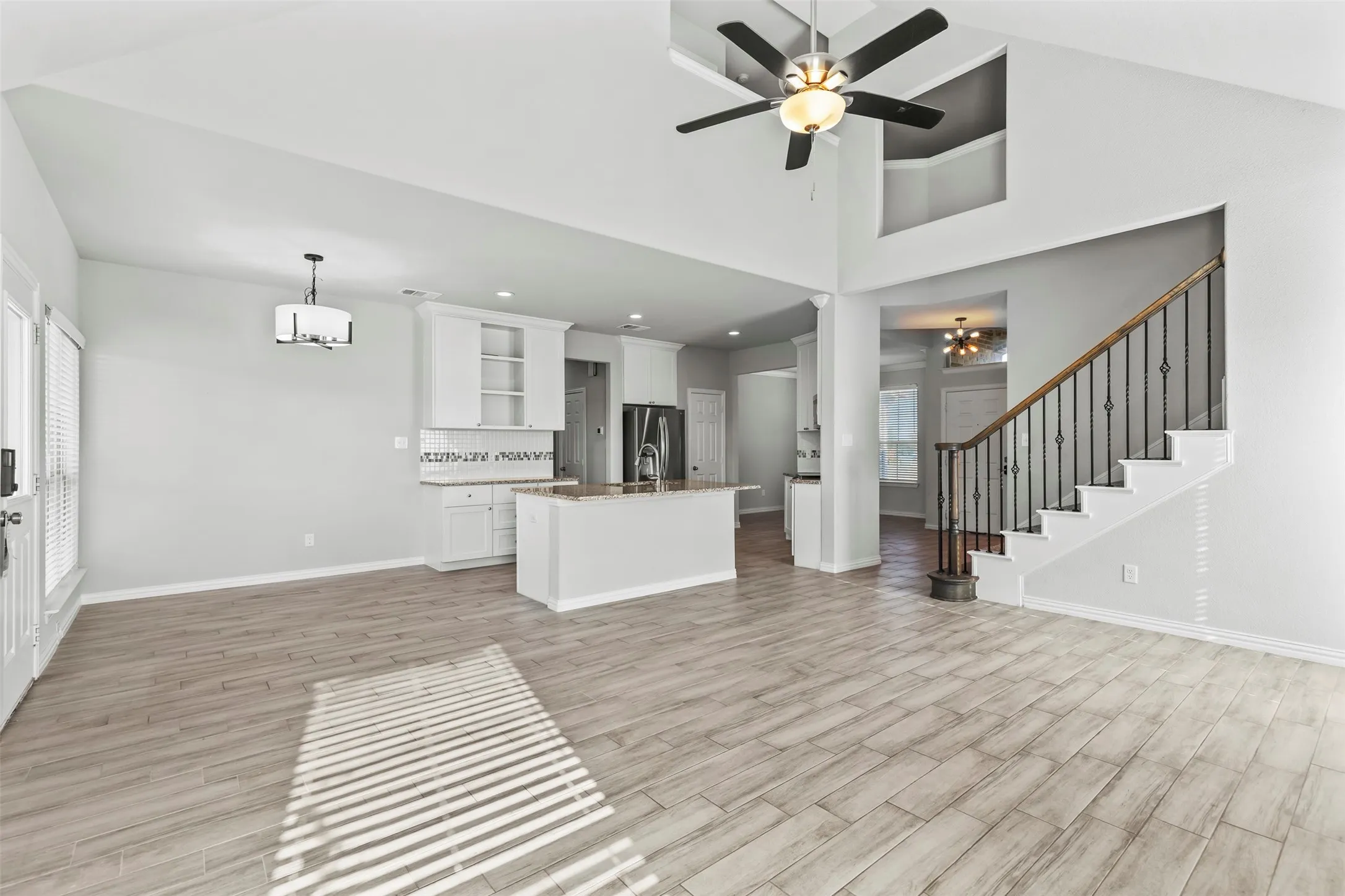 Single Family Residence For Sale in Grayson County , 3522 Hanan Street, Sherman, Texas 75092, 5 Bedroom, 3 Bathroom, 2 Garage spaces, 2,509 Sqft, built in 2018, Preowned, mls#21169710, Real Estate Agent in Sherman, Homes For Sale in Grayson county, Homes For Sale in Sherman, Realtor in Sherman Texas, Real Estate Brokerage Independent Realty Texas, Luminita Cordes Realtor