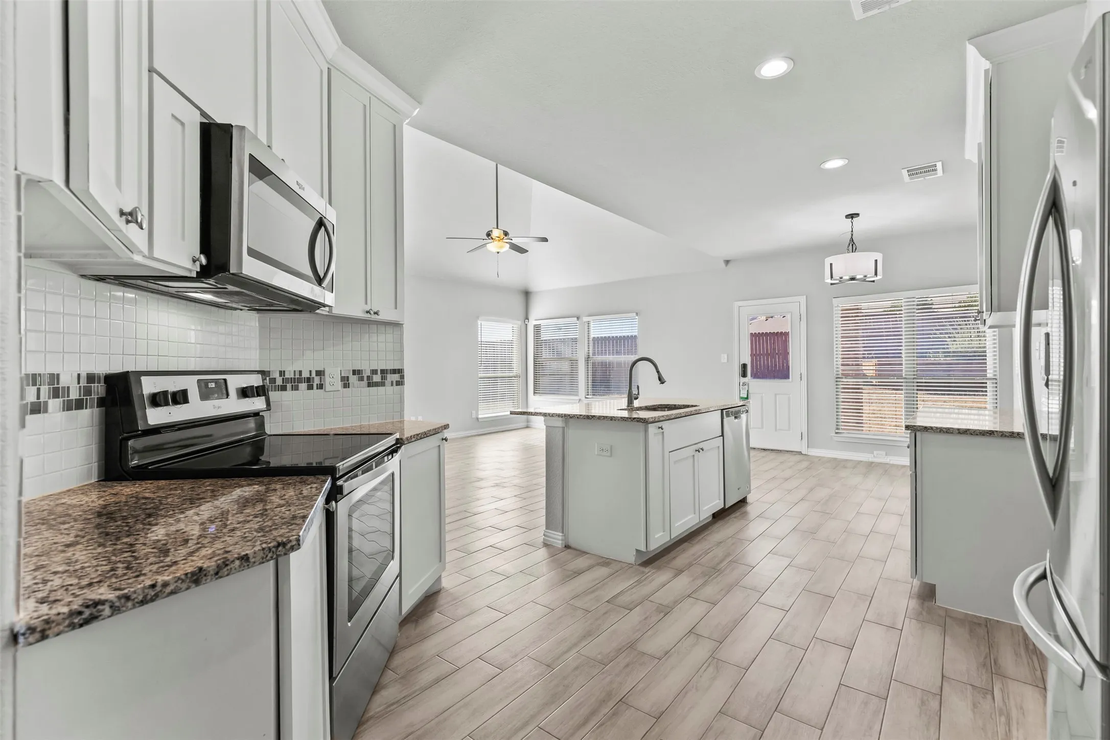 Single Family Residence For Sale in Grayson County , 3522 Hanan Street, Sherman, Texas 75092, 5 Bedroom, 3 Bathroom, 2 Garage spaces, 2,509 Sqft, built in 2018, Preowned, mls#21169710, Real Estate Agent in Sherman, Homes For Sale in Grayson county, Homes For Sale in Sherman, Realtor in Sherman Texas, Real Estate Brokerage Independent Realty Texas, Luminita Cordes Realtor