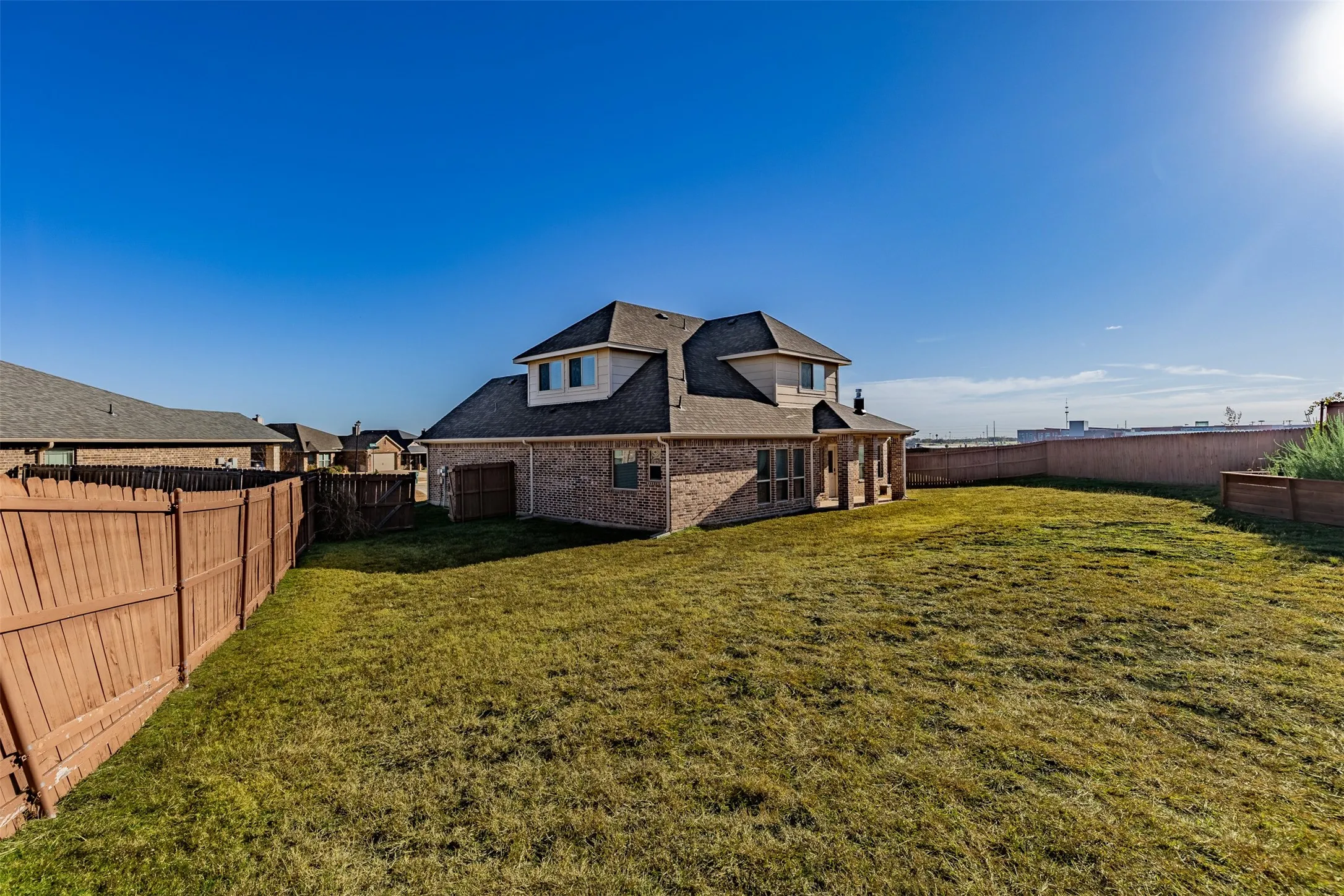 Single Family Residence For Sale in Grayson County , 3522 Hanan Street, Sherman, Texas 75092, 5 Bedroom, 3 Bathroom, 2 Garage spaces, 2,509 Sqft, built in 2018, Preowned, mls#21169710, Real Estate Agent in Sherman, Homes For Sale in Grayson county, Homes For Sale in Sherman, Realtor in Sherman Texas, Real Estate Brokerage Independent Realty Texas, Luminita Cordes Realtor