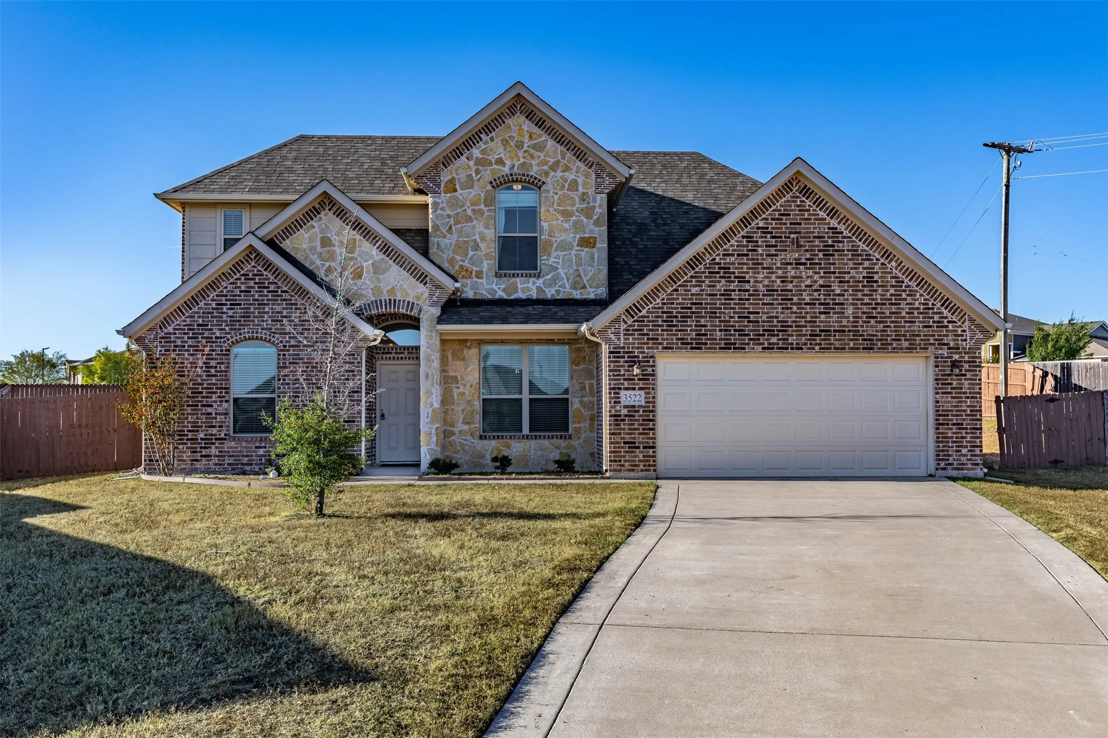 Single Family Residence For Sale in Grayson County , 3522 Hanan Street, Sherman, Texas 75092, 5 Bedroom, 3 Bathroom, 2 Garage spaces, 2,509 Sqft, built in 2018, Preowned, mls#21169710, Real Estate Agent in Sherman, Homes For Sale in Grayson county, Homes For Sale in Sherman, Realtor in Sherman Texas, Real Estate Brokerage Independent Realty Texas, Luminita Cordes Realtor