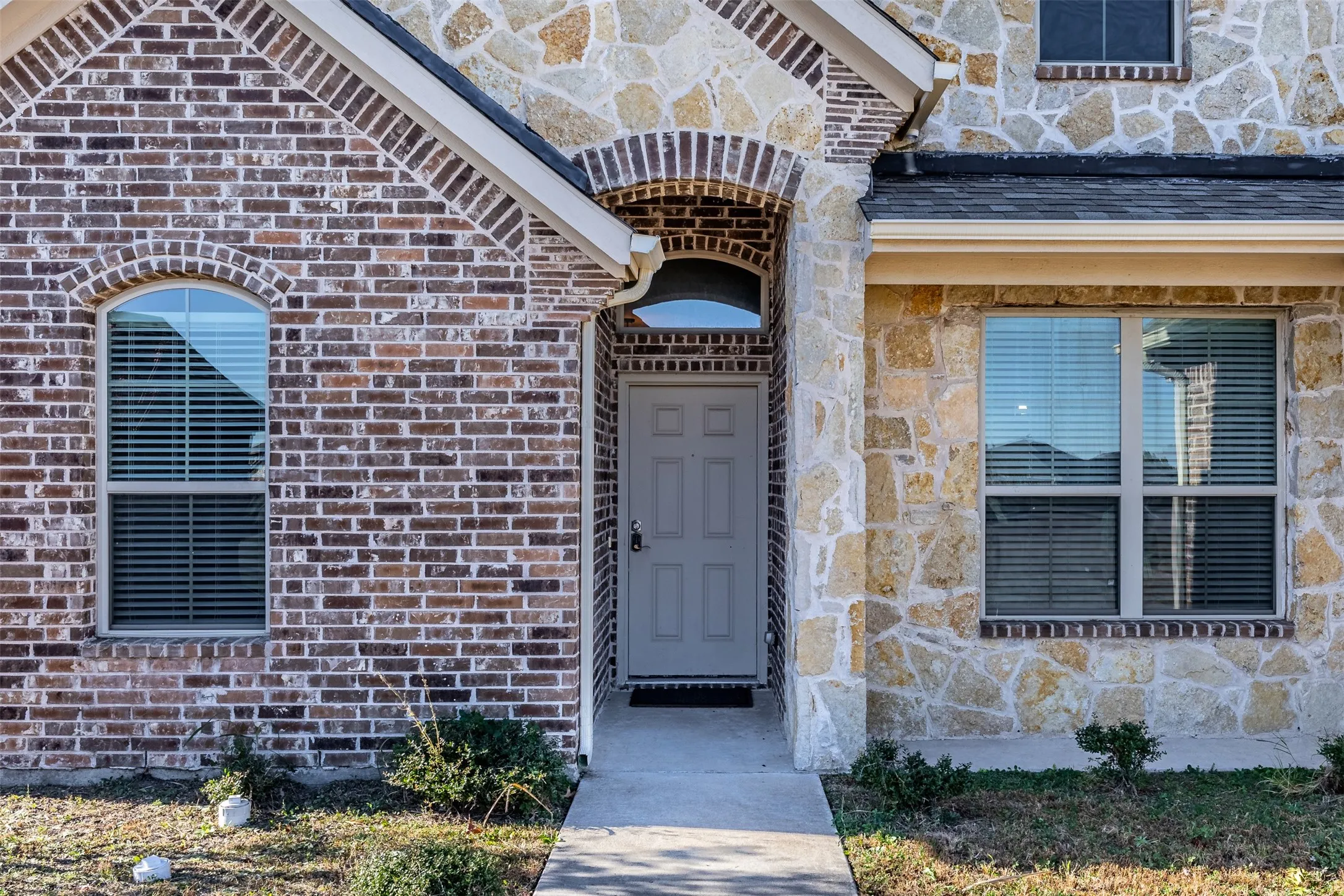 Single Family Residence For Sale in Grayson County , 3522 Hanan Street, Sherman, Texas 75092, 5 Bedroom, 3 Bathroom, 2 Garage spaces, 2,509 Sqft, built in 2018, Preowned, mls#21169710, Real Estate Agent in Sherman, Homes For Sale in Grayson county, Homes For Sale in Sherman, Realtor in Sherman Texas, Real Estate Brokerage Independent Realty Texas, Luminita Cordes Realtor