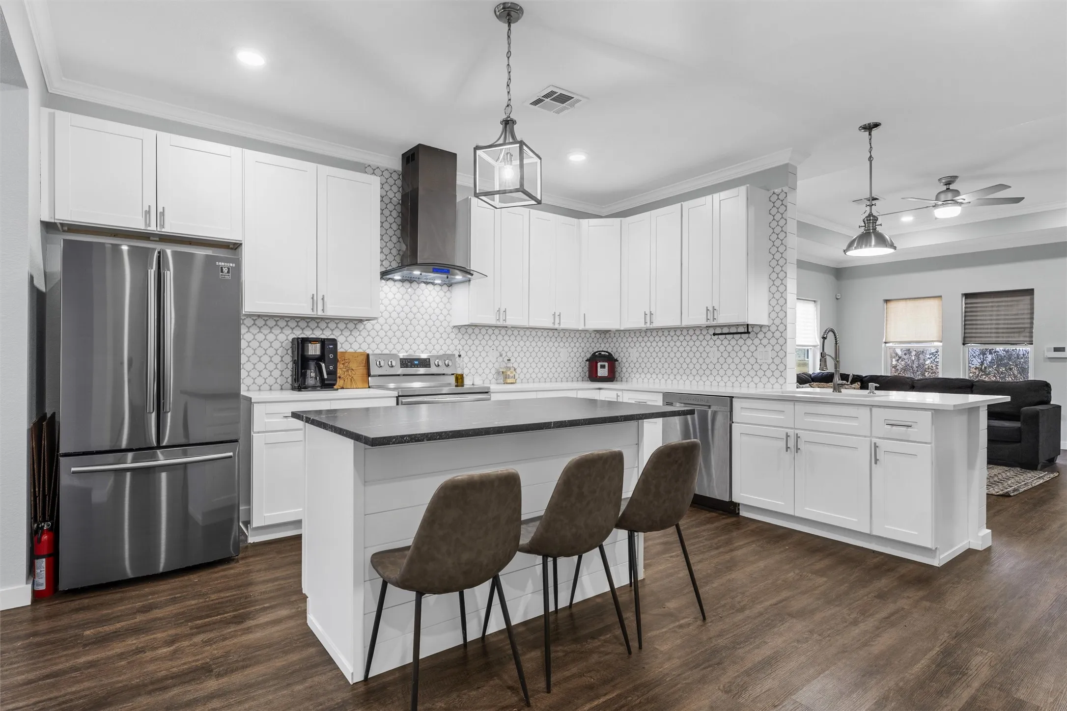 Single Family Residence For Sale in Mc Lennan County , 502 David Davis Drive, Mc Gregor, Texas 76657, 3 Bedroom, 2 Bathroom, 2 Garage spaces, 1,785 Sqft, built in 2020, mls#21169163, Real Estate Agent in Mc Gregor, Homes For Sale in Mc Lennan county, Homes For Sale in Mc Gregor, Realtor in Mc Gregor Texas, Real Estate Brokerage Independent Realty Texas, Luminita Cordes Realtor