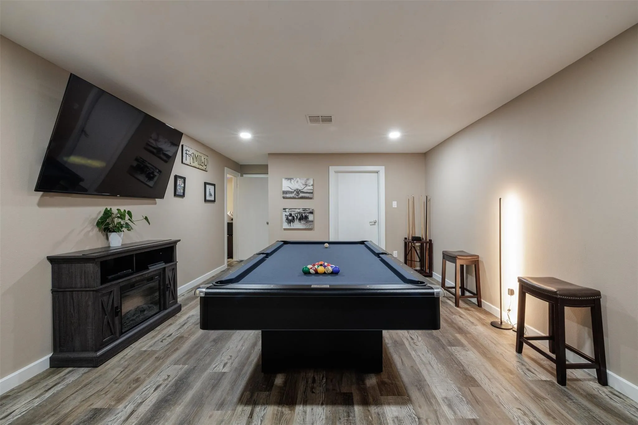 Single Family Residence For Sale in Rains County , 10 acres 765 Rs County Road 3410, Emory, Texas 75440, 5 Bedroom, 4 Bathroom, Garage spaces, 2,940 Sqft, built in 2010, Preowned, mls#21170007, Real Estate Agent in Emory, Homes For Sale in Rains county, Homes For Sale in Emory, Realtor in Emory Texas, Real Estate Brokerage Independent Realty Texas, Luminita Cordes Realtor