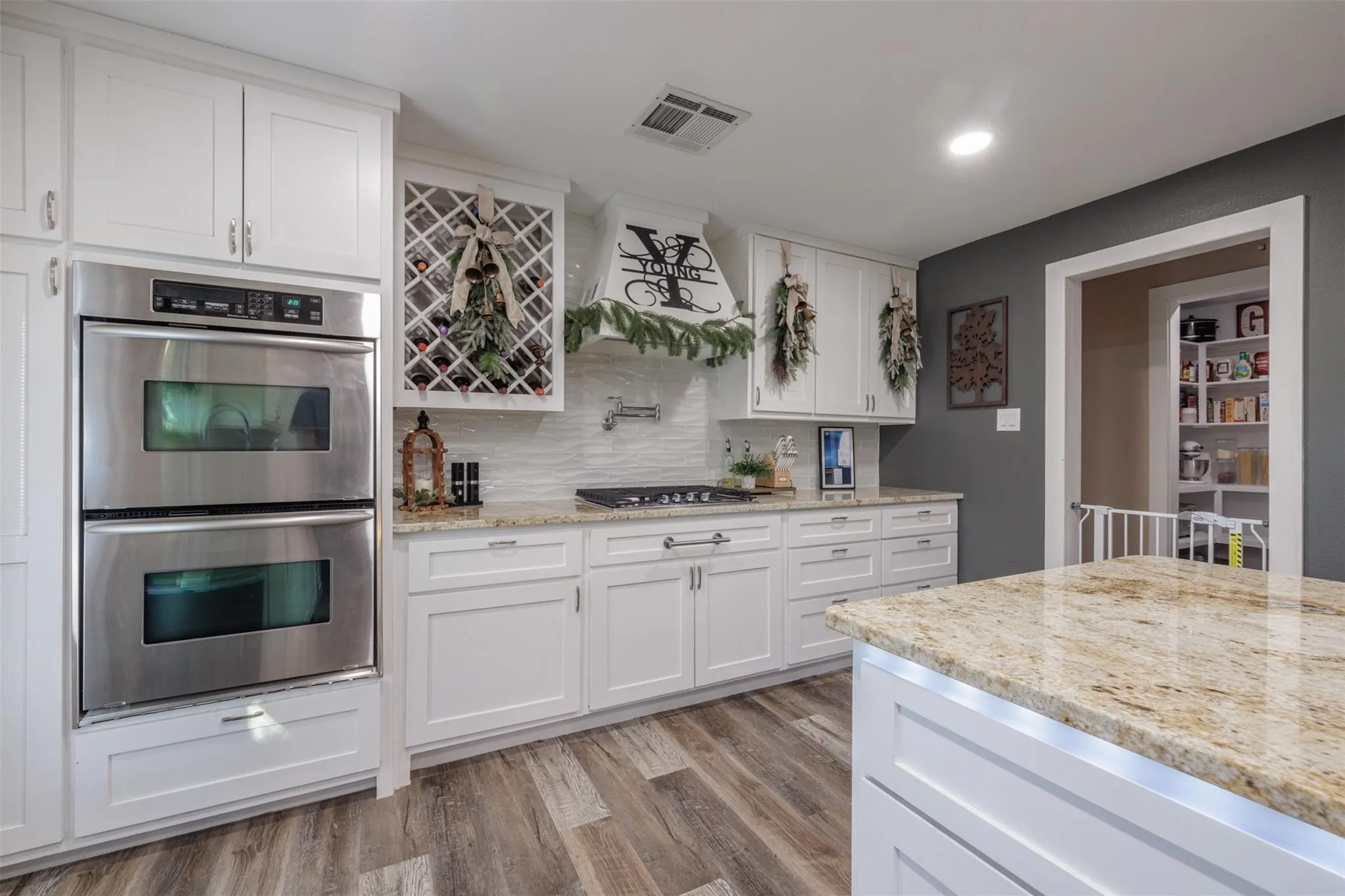 Single Family Residence For Sale in Rains County , 10 acres 765 Rs County Road 3410, Emory, Texas 75440, 5 Bedroom, 4 Bathroom, Garage spaces, 2,940 Sqft, built in 2010, Preowned, mls#21170007, Real Estate Agent in Emory, Homes For Sale in Rains county, Homes For Sale in Emory, Realtor in Emory Texas, Real Estate Brokerage Independent Realty Texas, Luminita Cordes Realtor