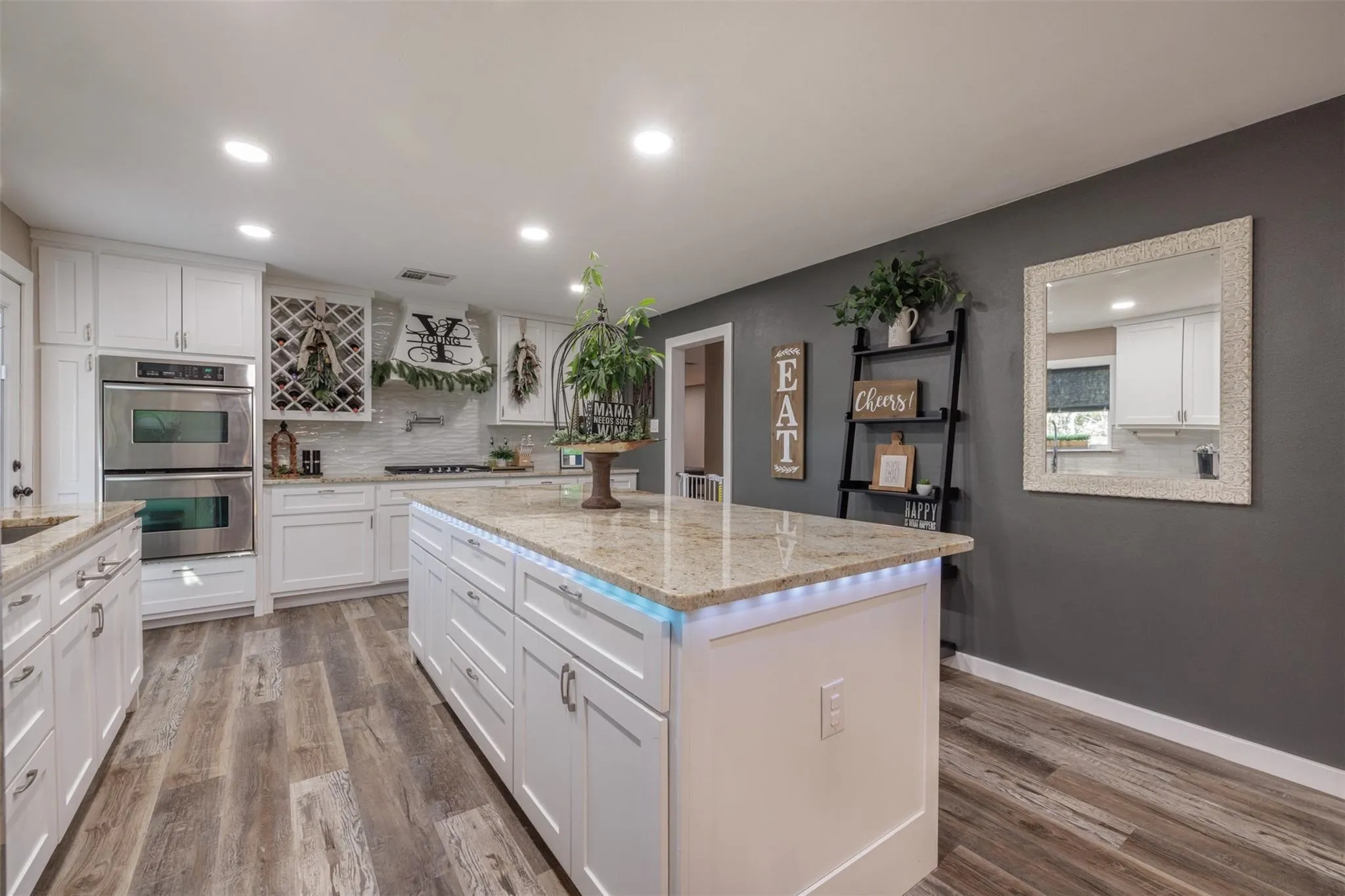 Single Family Residence For Sale in Rains County , 10 acres 765 Rs County Road 3410, Emory, Texas 75440, 5 Bedroom, 4 Bathroom, Garage spaces, 2,940 Sqft, built in 2010, Preowned, mls#21170007, Real Estate Agent in Emory, Homes For Sale in Rains county, Homes For Sale in Emory, Realtor in Emory Texas, Real Estate Brokerage Independent Realty Texas, Luminita Cordes Realtor