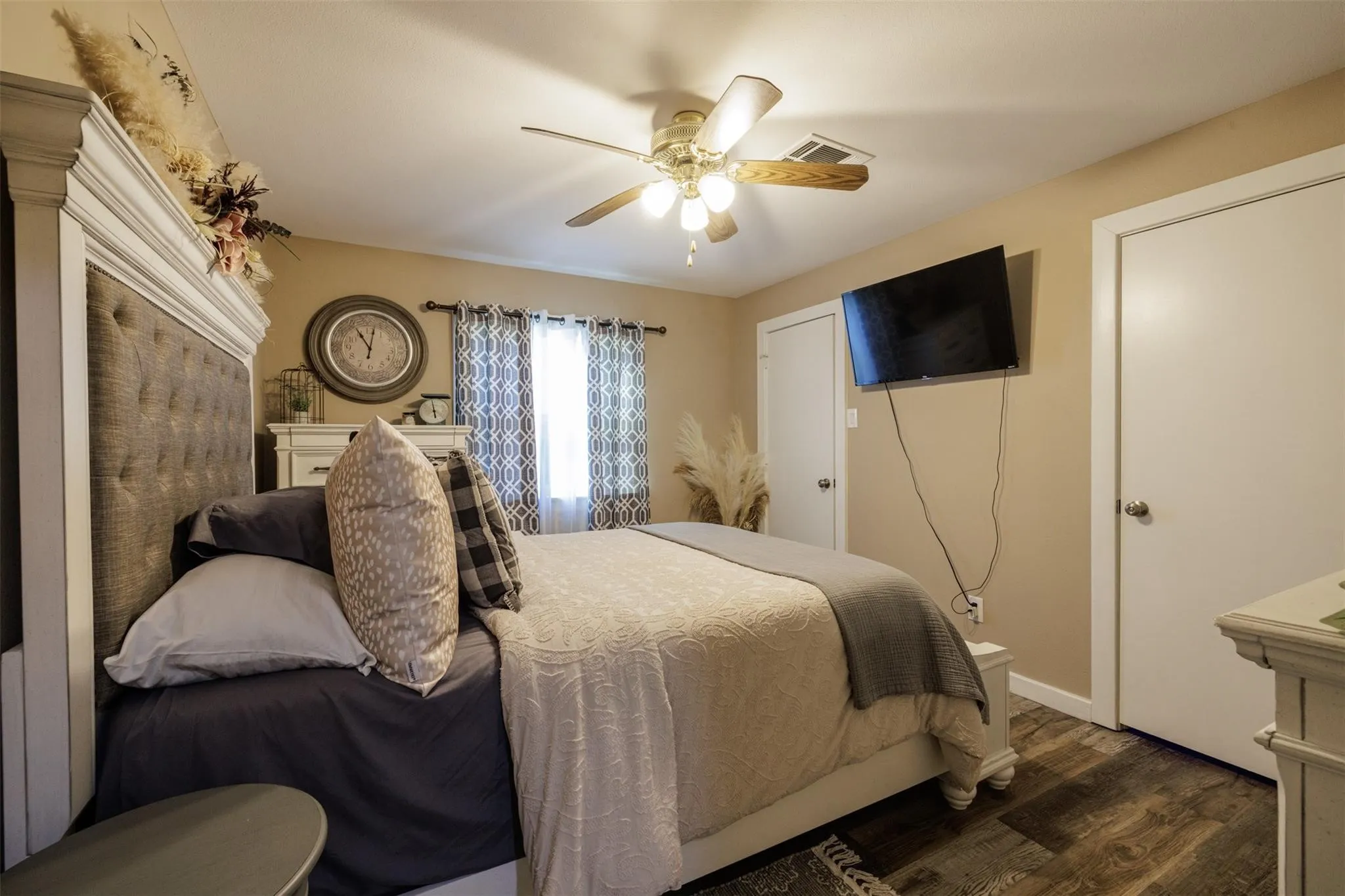 Single Family Residence For Sale in Rains County , 10 acres 765 Rs County Road 3410, Emory, Texas 75440, 5 Bedroom, 4 Bathroom, Garage spaces, 2,940 Sqft, built in 2010, Preowned, mls#21170007, Real Estate Agent in Emory, Homes For Sale in Rains county, Homes For Sale in Emory, Realtor in Emory Texas, Real Estate Brokerage Independent Realty Texas, Luminita Cordes Realtor