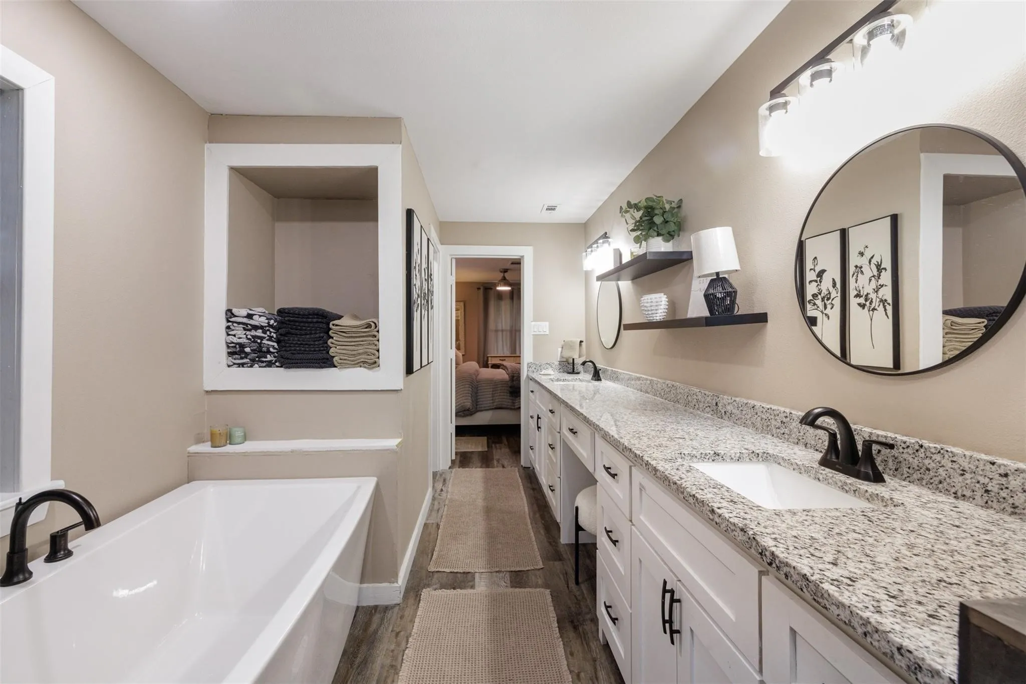 Single Family Residence For Sale in Rains County , 10 acres 765 Rs County Road 3410, Emory, Texas 75440, 5 Bedroom, 4 Bathroom, Garage spaces, 2,940 Sqft, built in 2010, Preowned, mls#21170007, Real Estate Agent in Emory, Homes For Sale in Rains county, Homes For Sale in Emory, Realtor in Emory Texas, Real Estate Brokerage Independent Realty Texas, Luminita Cordes Realtor