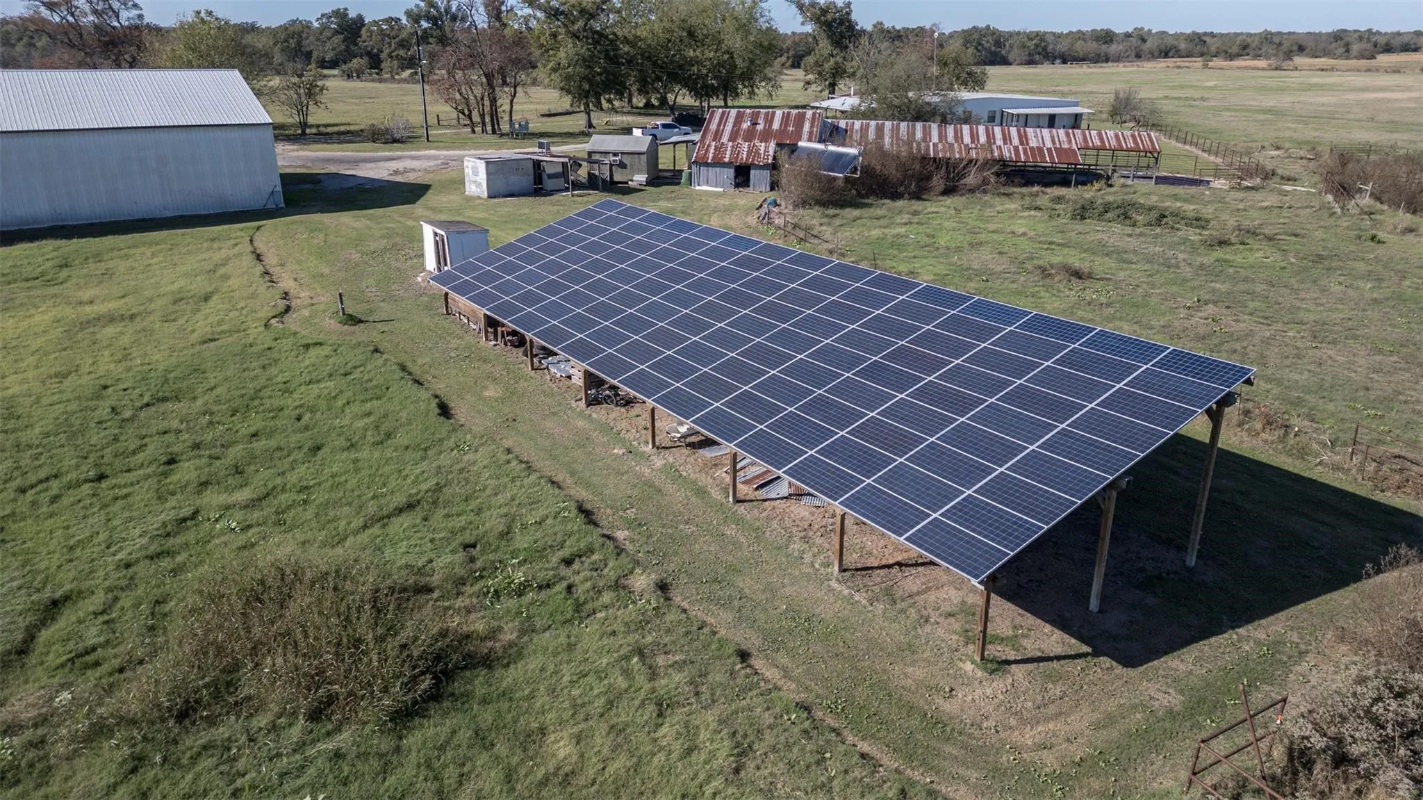 Single Family Residence For Sale in Rains County , 10 acres 765 Rs County Road 3410, Emory, Texas 75440, 5 Bedroom, 4 Bathroom, Garage spaces, 2,940 Sqft, built in 2010, Preowned, mls#21170007, Real Estate Agent in Emory, Homes For Sale in Rains county, Homes For Sale in Emory, Realtor in Emory Texas, Real Estate Brokerage Independent Realty Texas, Luminita Cordes Realtor