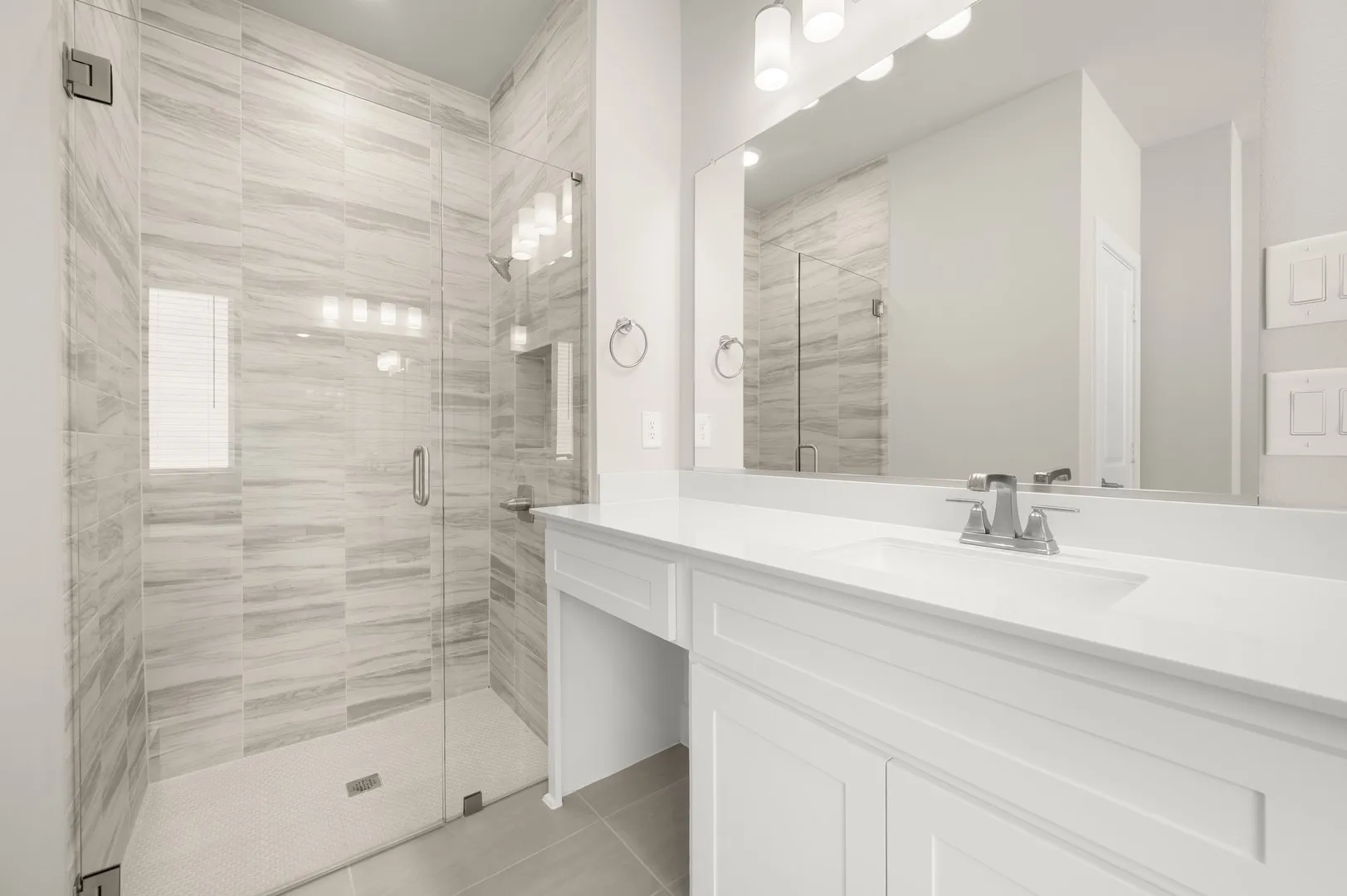 425 Newpark- Primary SUite-5