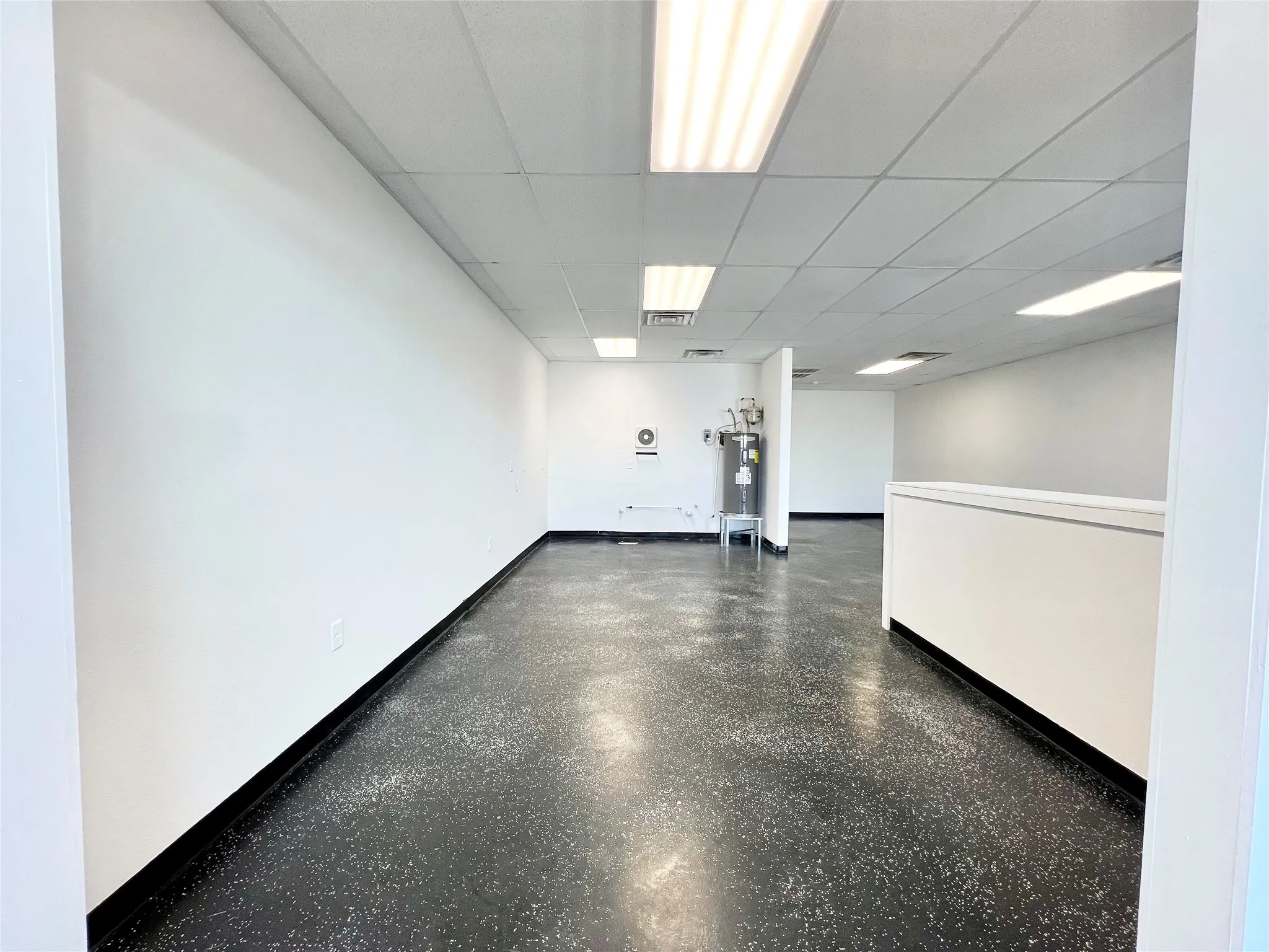 Office For Rent in Parker County , 1414 S Main Street, Weatherford, Texas 76086, 0, 0, Garage spaces, 0 Sqft, built in 1977, Preowned, Price $1,838, mls#21170526, Real Estate Agent in Weatherford, Homes For Rent in Parker county, Homes For Rent in Weatherford, Realtor in Weatherford Texas, Real Estate Brokerage Independent Realty Texas, Luminita Cordes Realtor