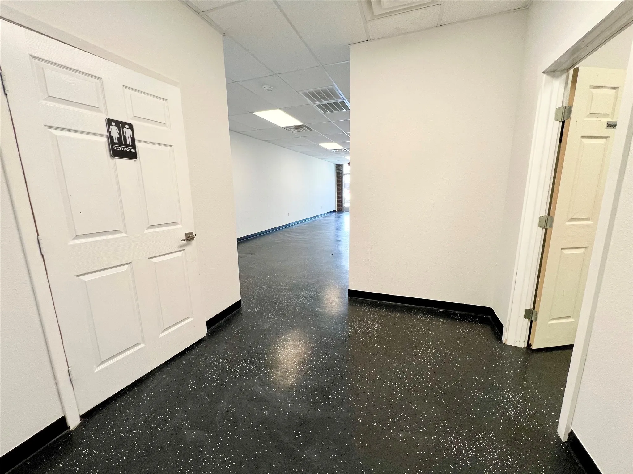 Office For Rent in Parker County , 1414 S Main Street, Weatherford, Texas 76086, 0, 0, Garage spaces, 0 Sqft, built in 1977, Preowned, Price $1,838, mls#21170526, Real Estate Agent in Weatherford, Homes For Rent in Parker county, Homes For Rent in Weatherford, Realtor in Weatherford Texas, Real Estate Brokerage Independent Realty Texas, Luminita Cordes Realtor